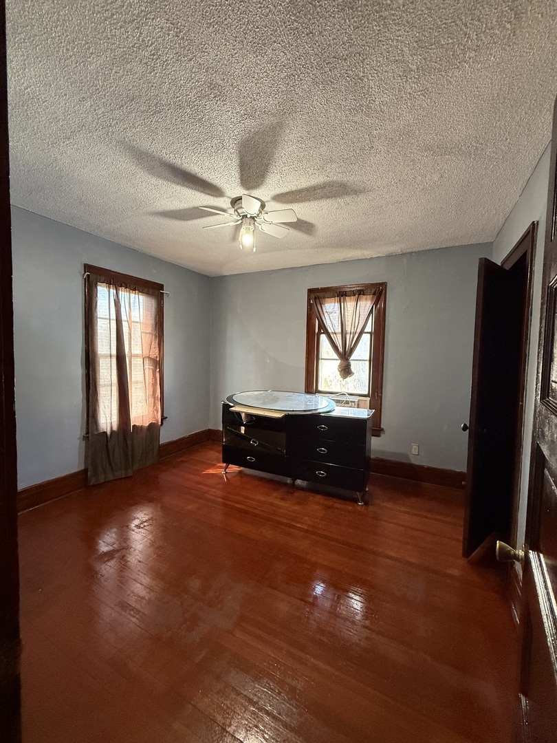 357 S Rosewood Avenue Property Photo 9