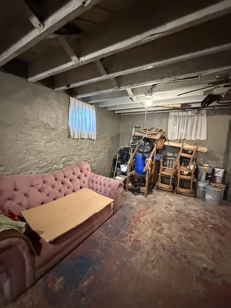 357 S Rosewood Avenue Property Photo 16