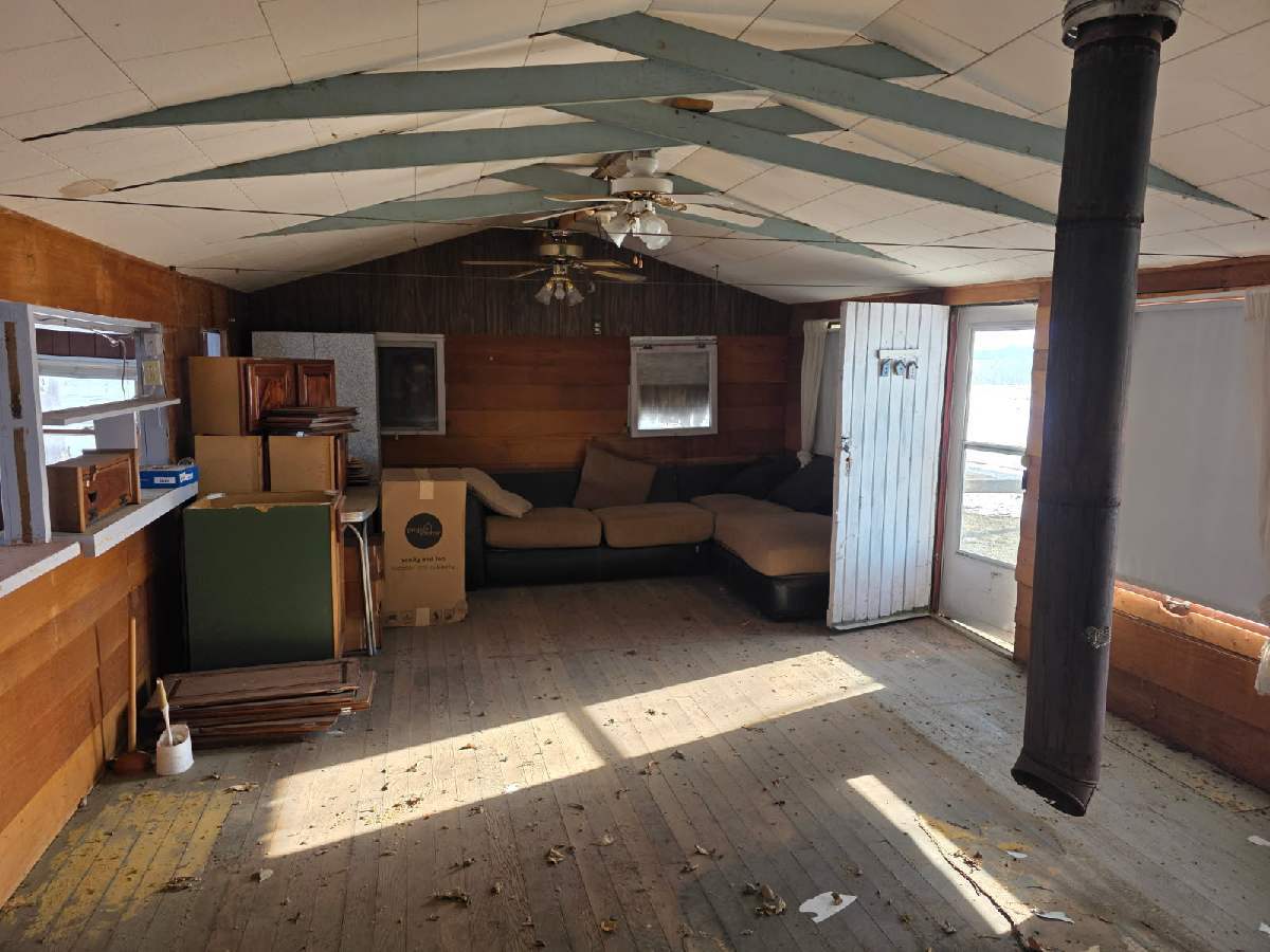 13420 Howard Road Property Photo 8