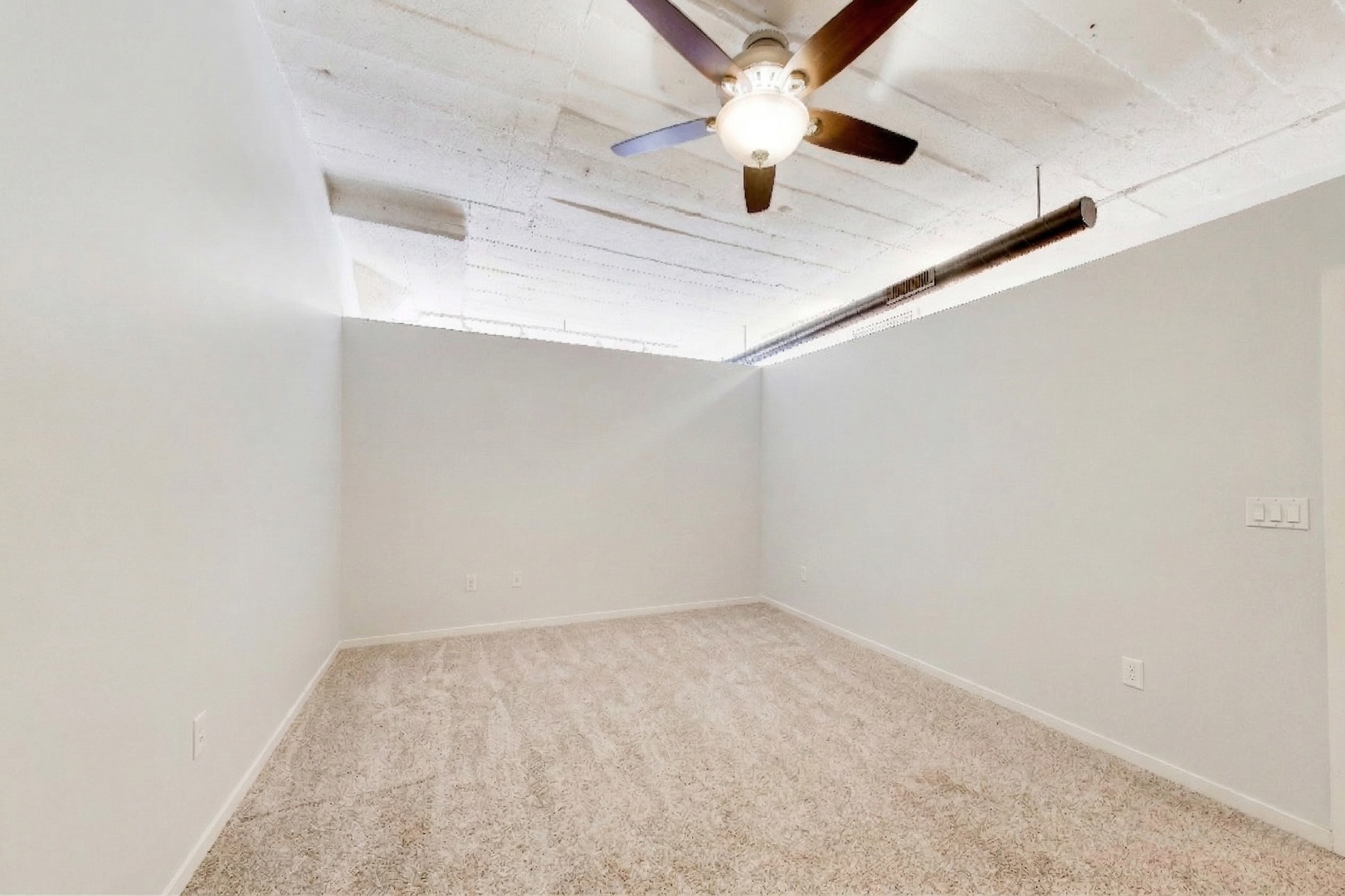 1069 W 14th Place 228 Property Photo 11