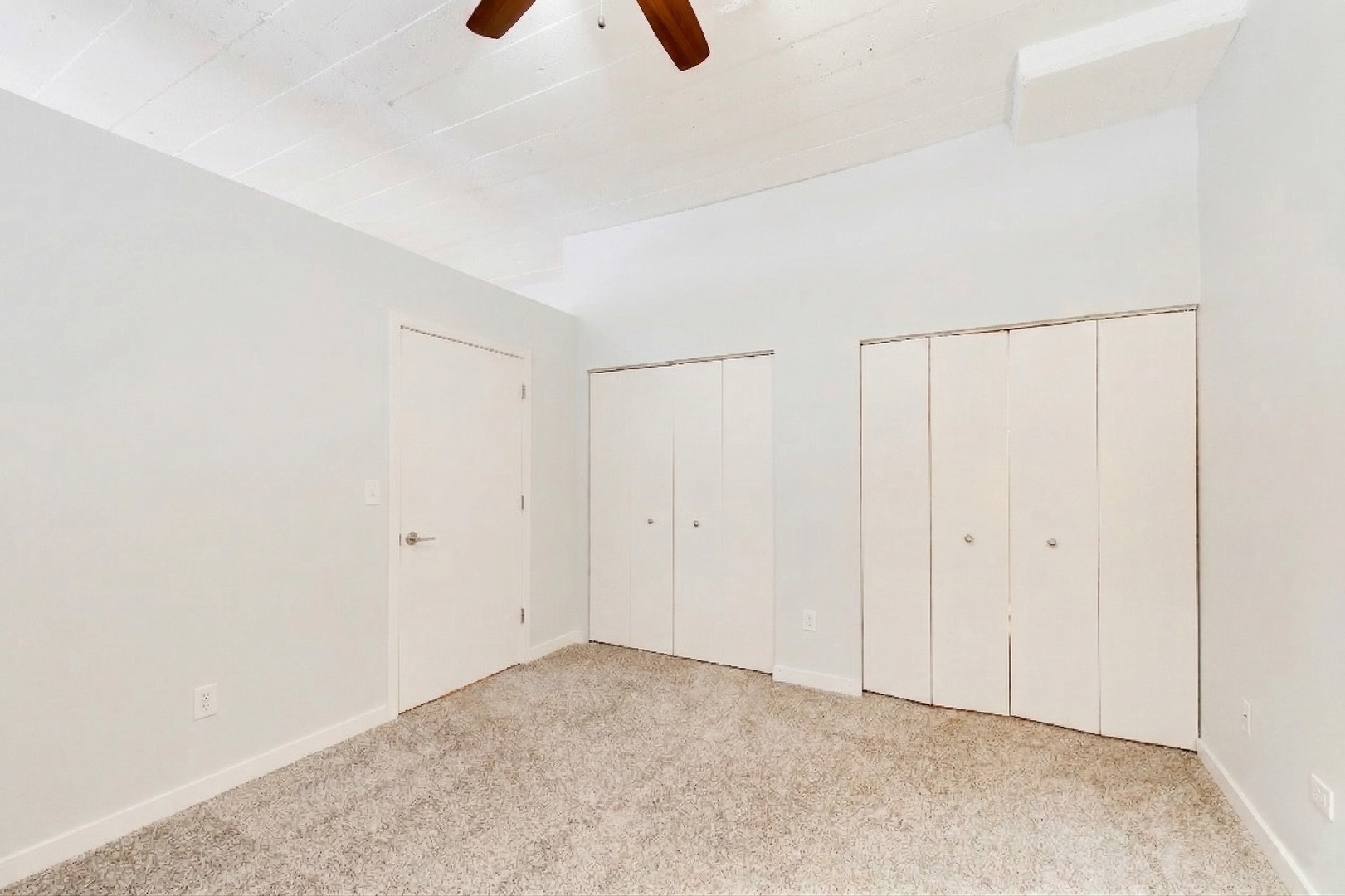 1069 W 14th Place 228 Property Photo 12