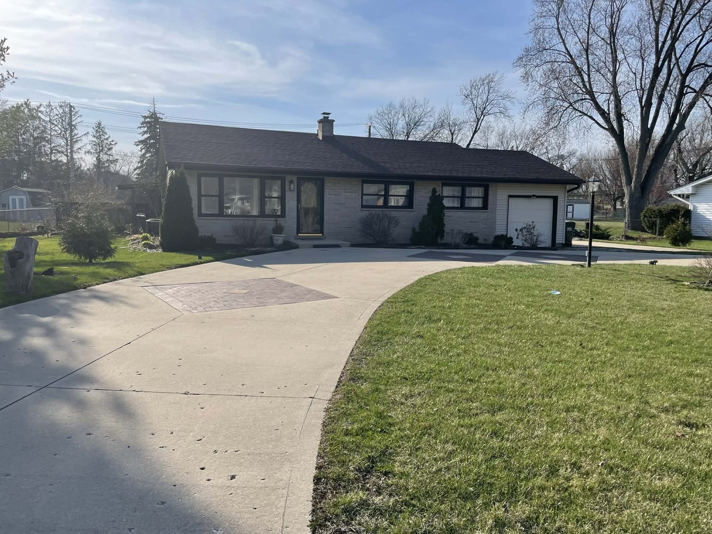 1516 Sunset Drive Property Photo 2