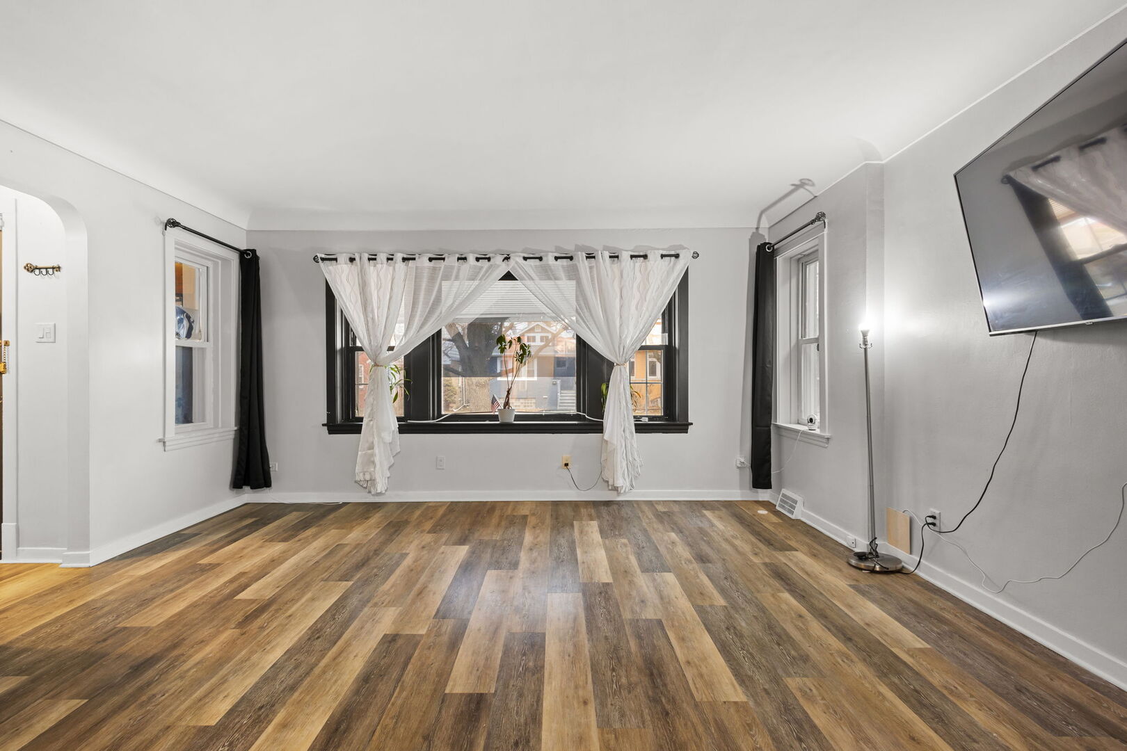 3601 Euclid Avenue Property Photo 4