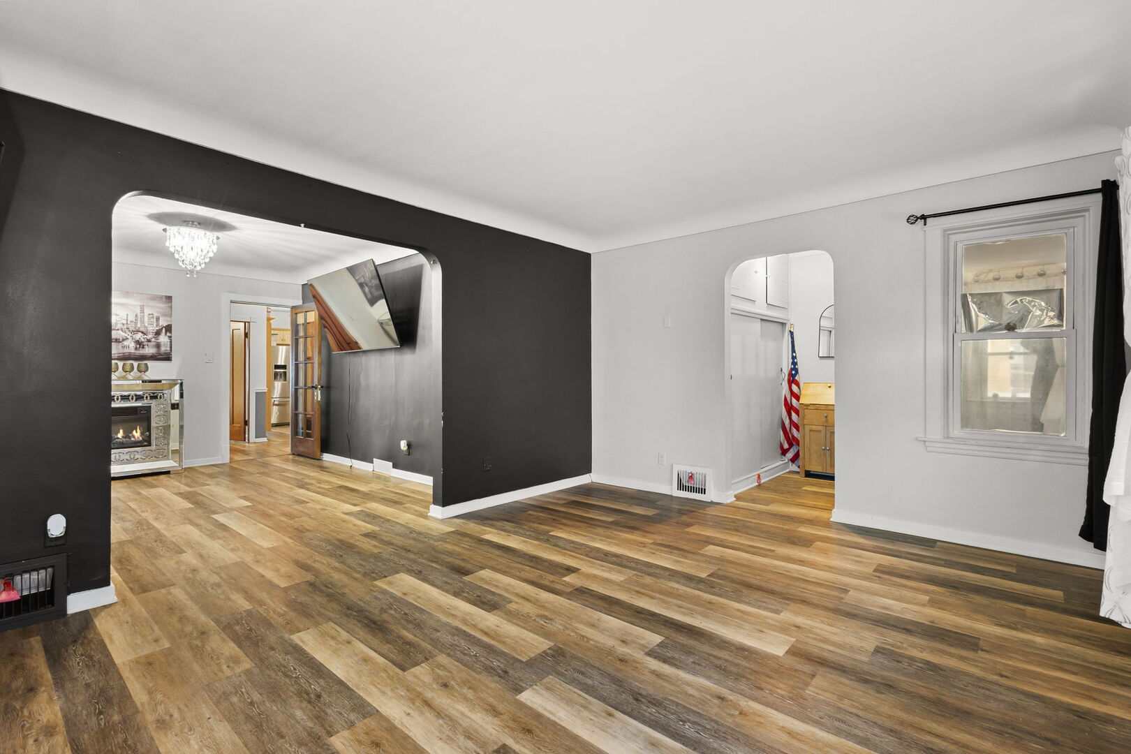3601 Euclid Avenue Property Photo 5