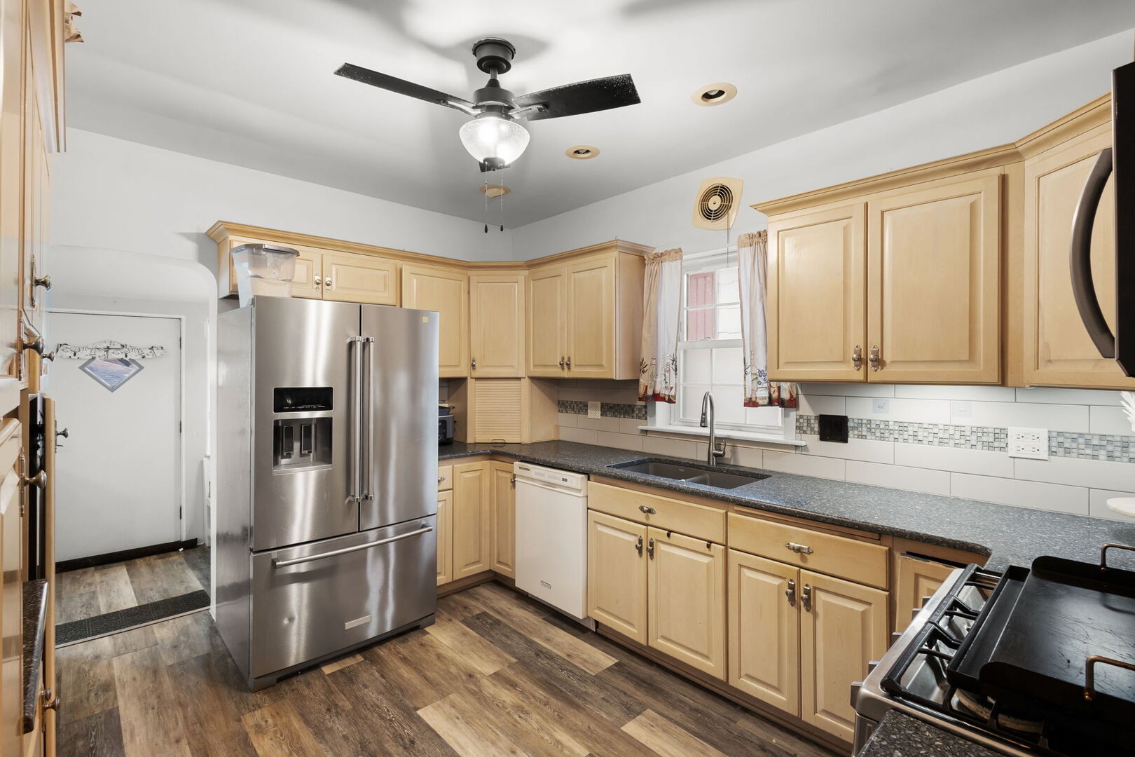 3601 Euclid Avenue Property Photo 13