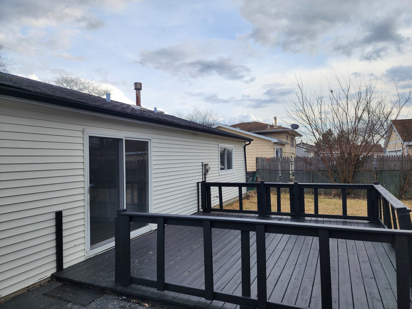 17216 Peach Grove Lane Property Photo 3