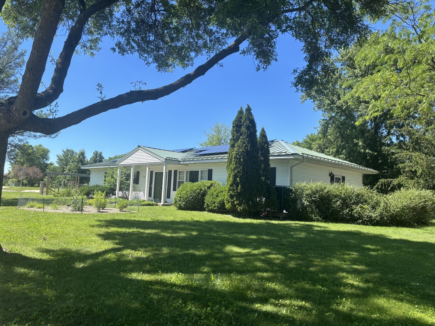 126 Sun Street Property Photo 2