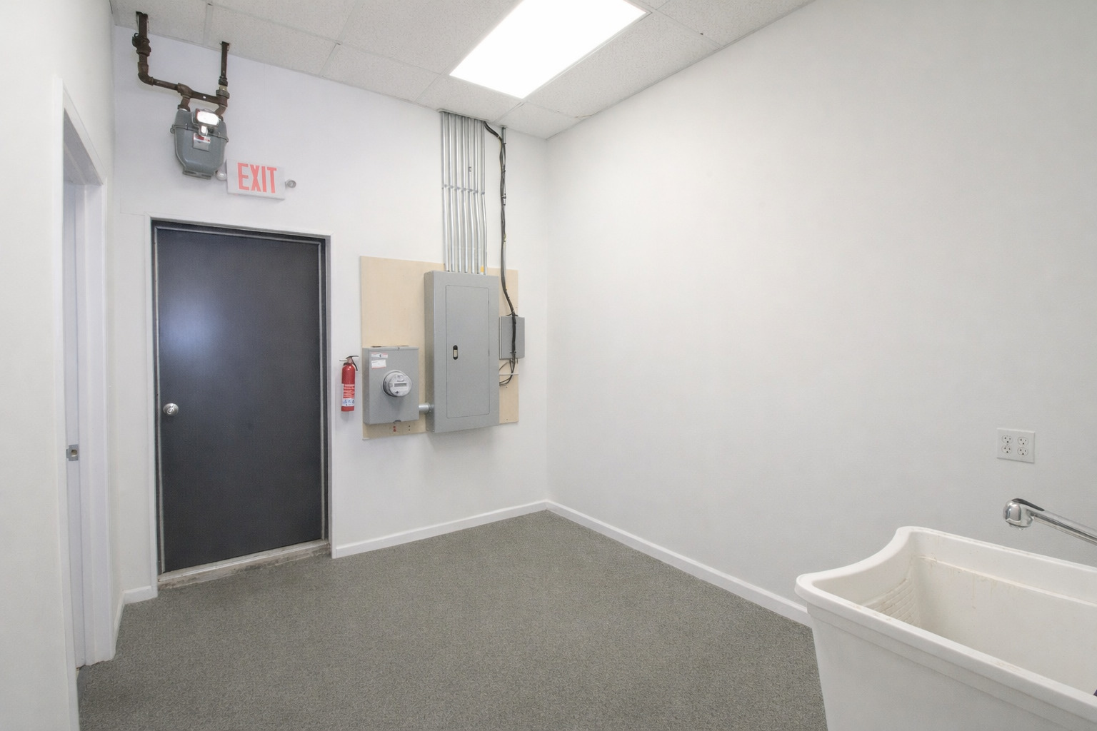 56 W Palatine Road Property Photo 11
