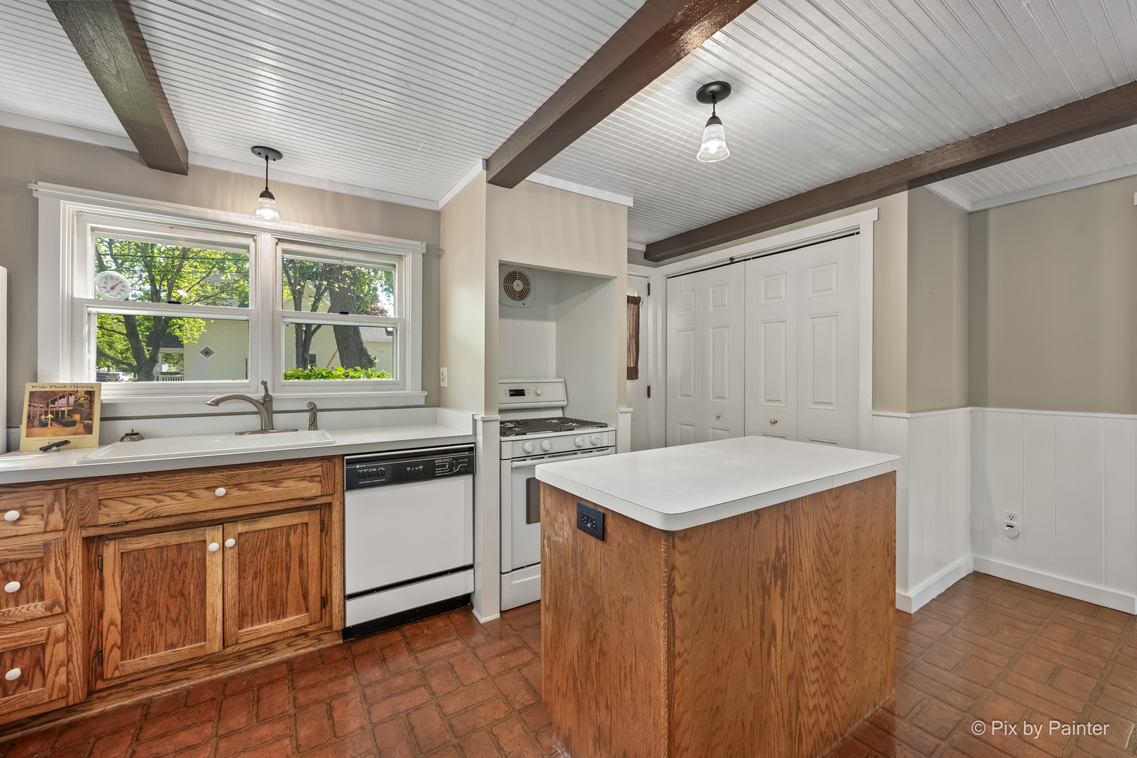 55 W Paddock Street Property Photo 8