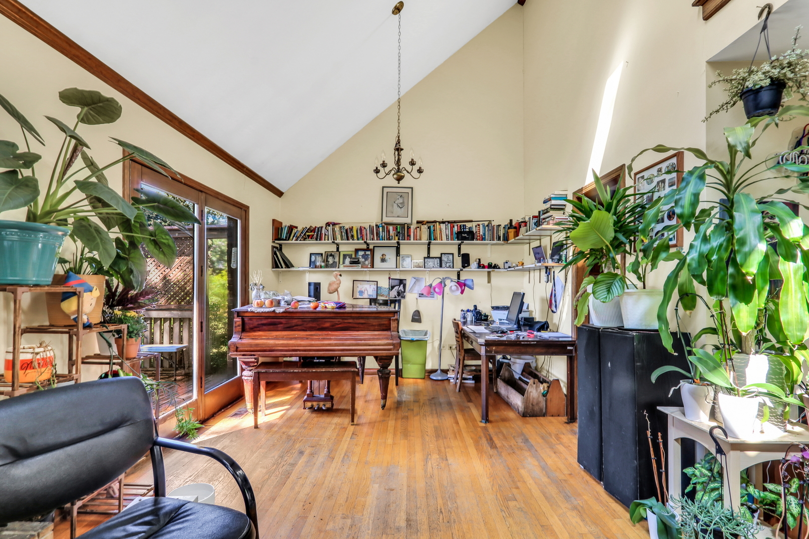 3947 Blackstone Avenue Property Photo 7