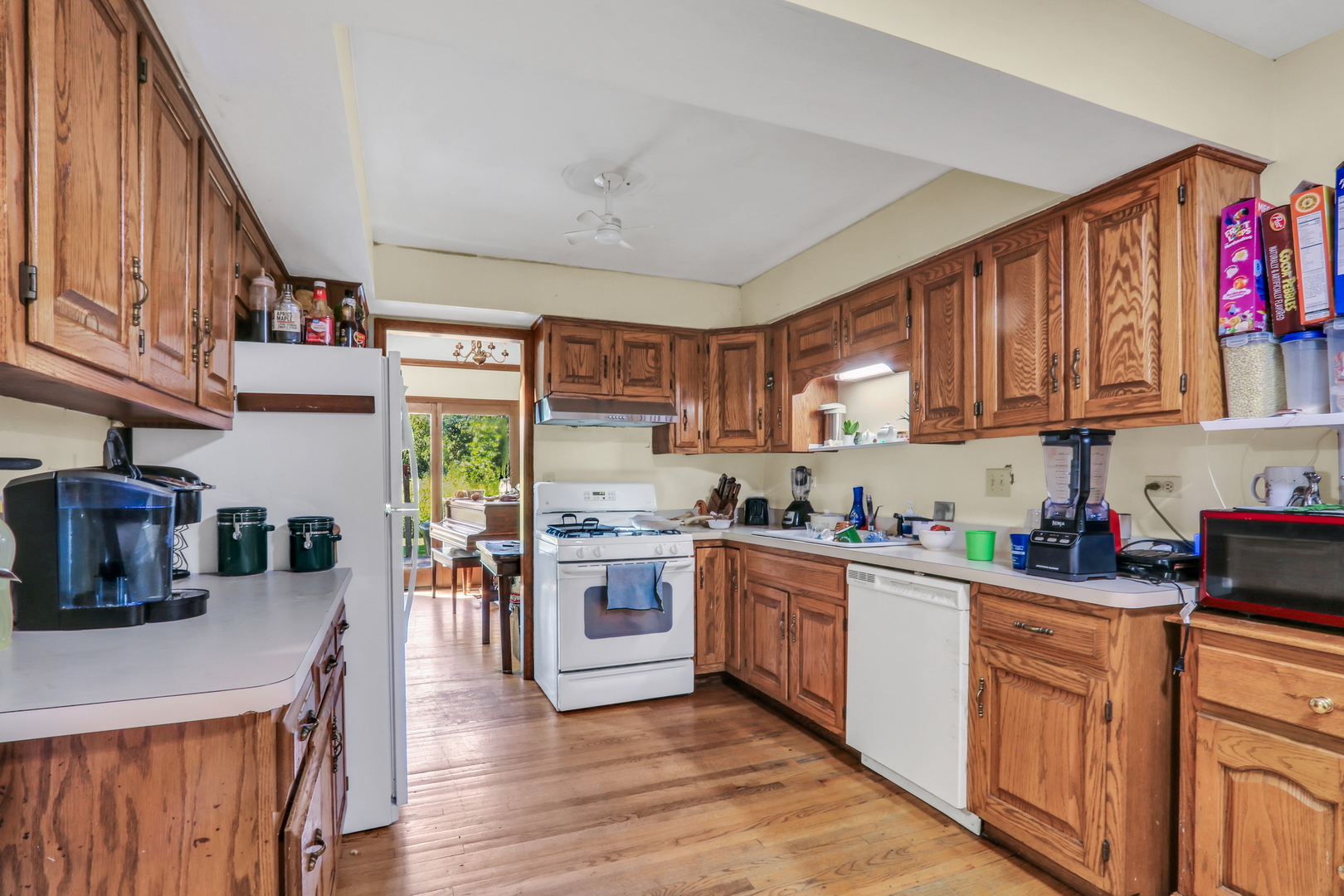 3947 Blackstone Avenue Property Photo 10