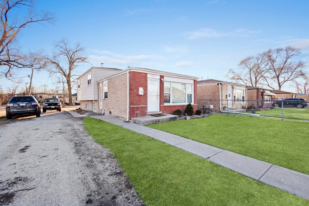 14564 Spaulding Avenue Property Photo 2