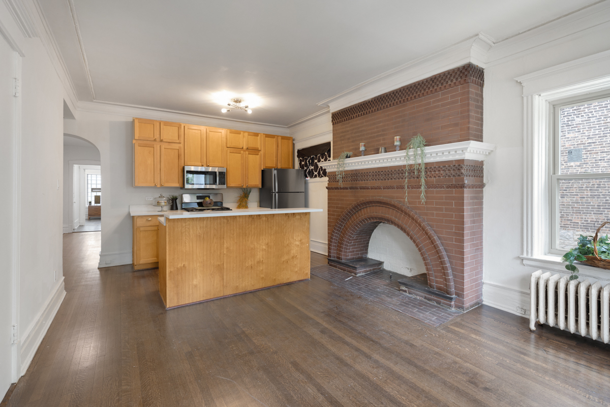 4836 S Dorchester Avenue Property Photo 4