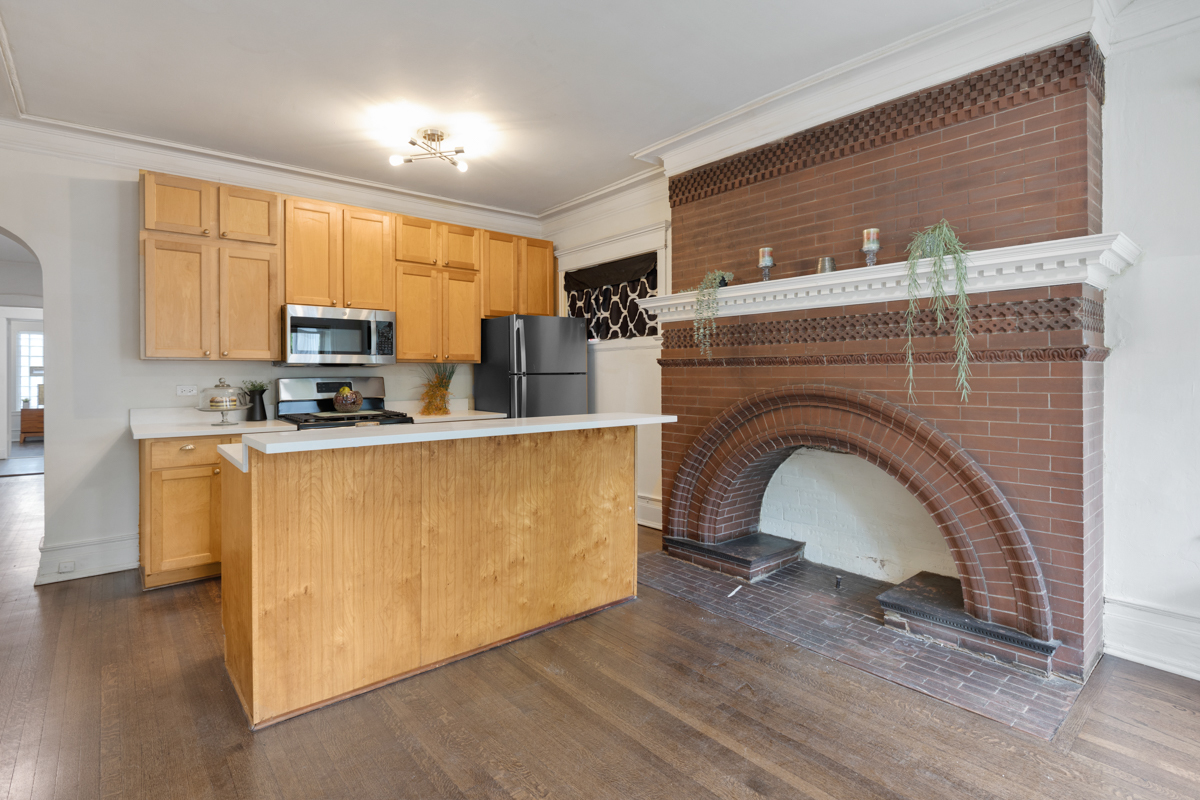 4836 S Dorchester Avenue Property Photo 5