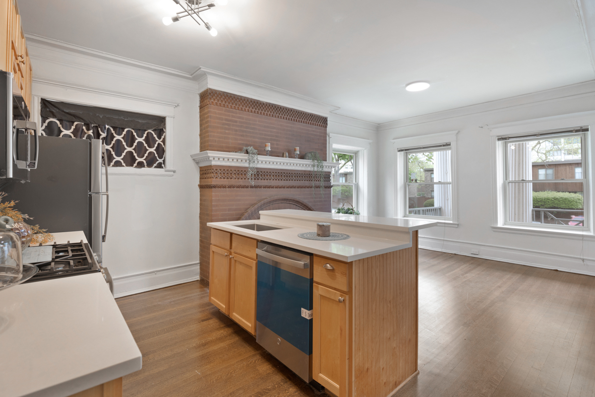 4836 S Dorchester Avenue Property Photo 8