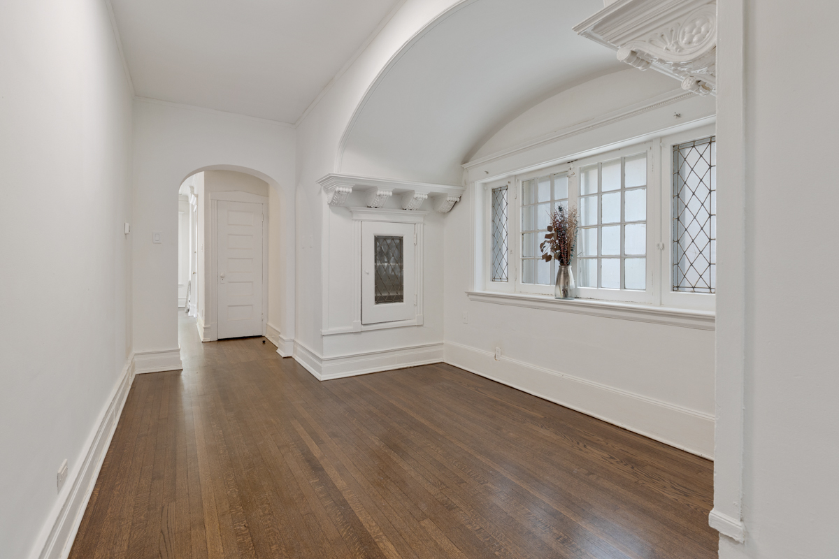 4836 S Dorchester Avenue Property Photo 9
