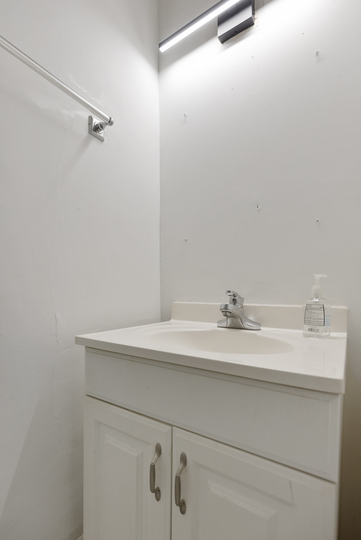 4836 S Dorchester Avenue Property Photo 13