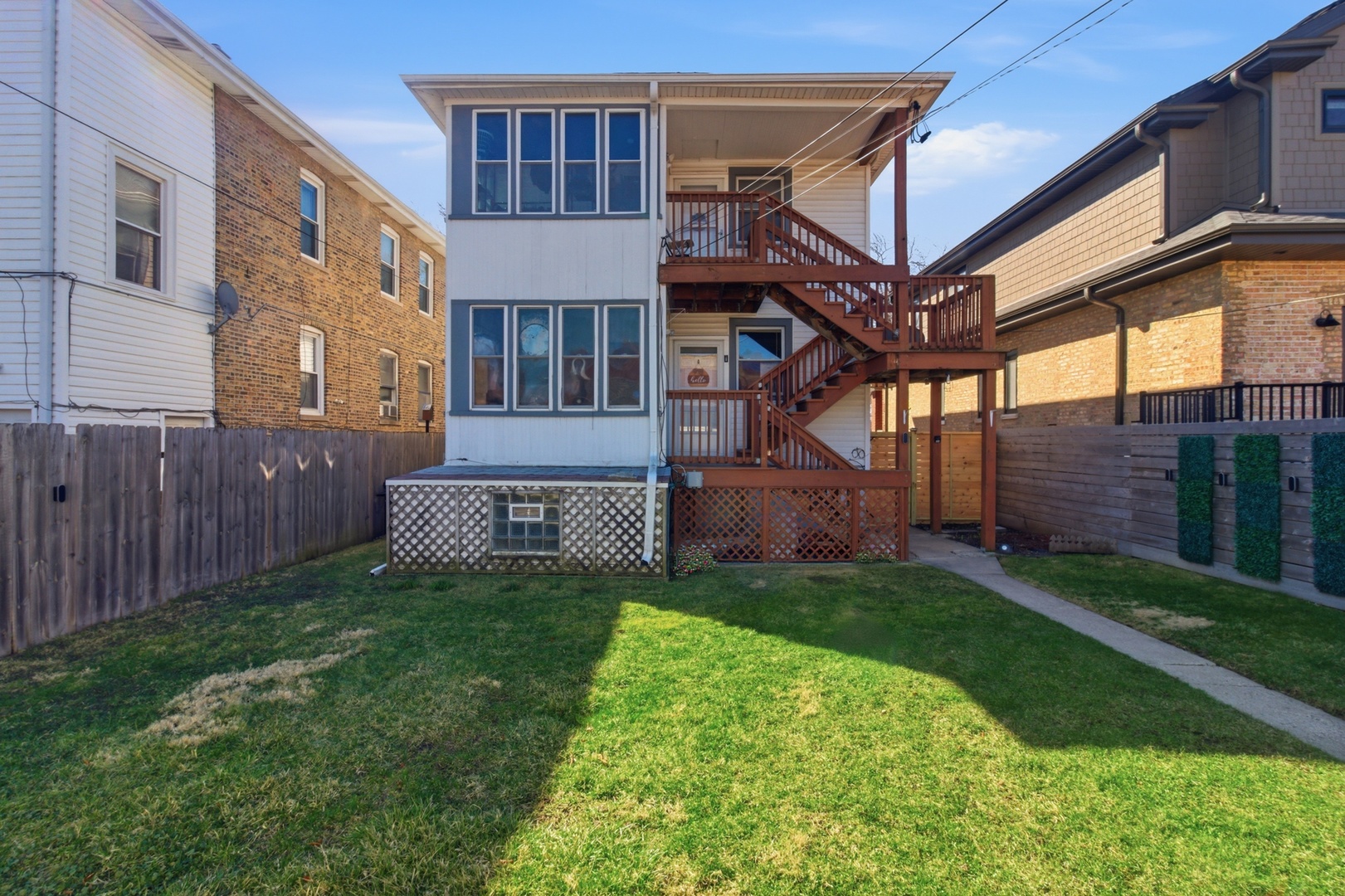 4462 W Wilson Avenue Property Photo 2