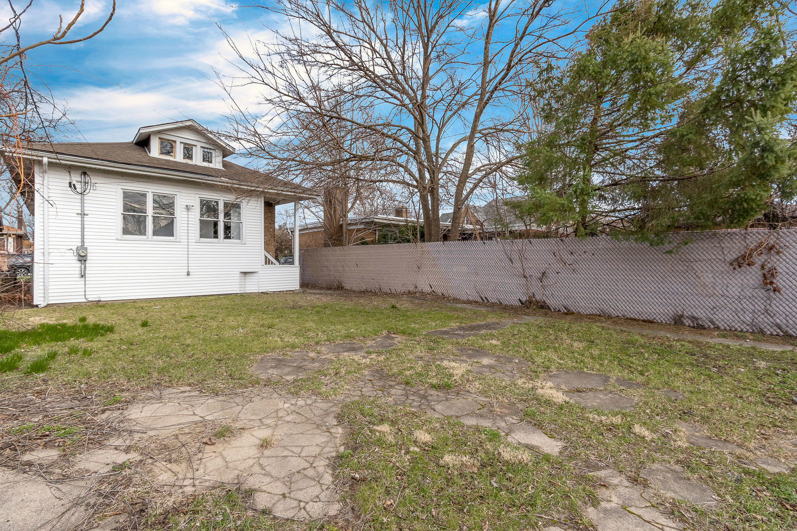 8406 S Oglesby Avenue Property Photo 8