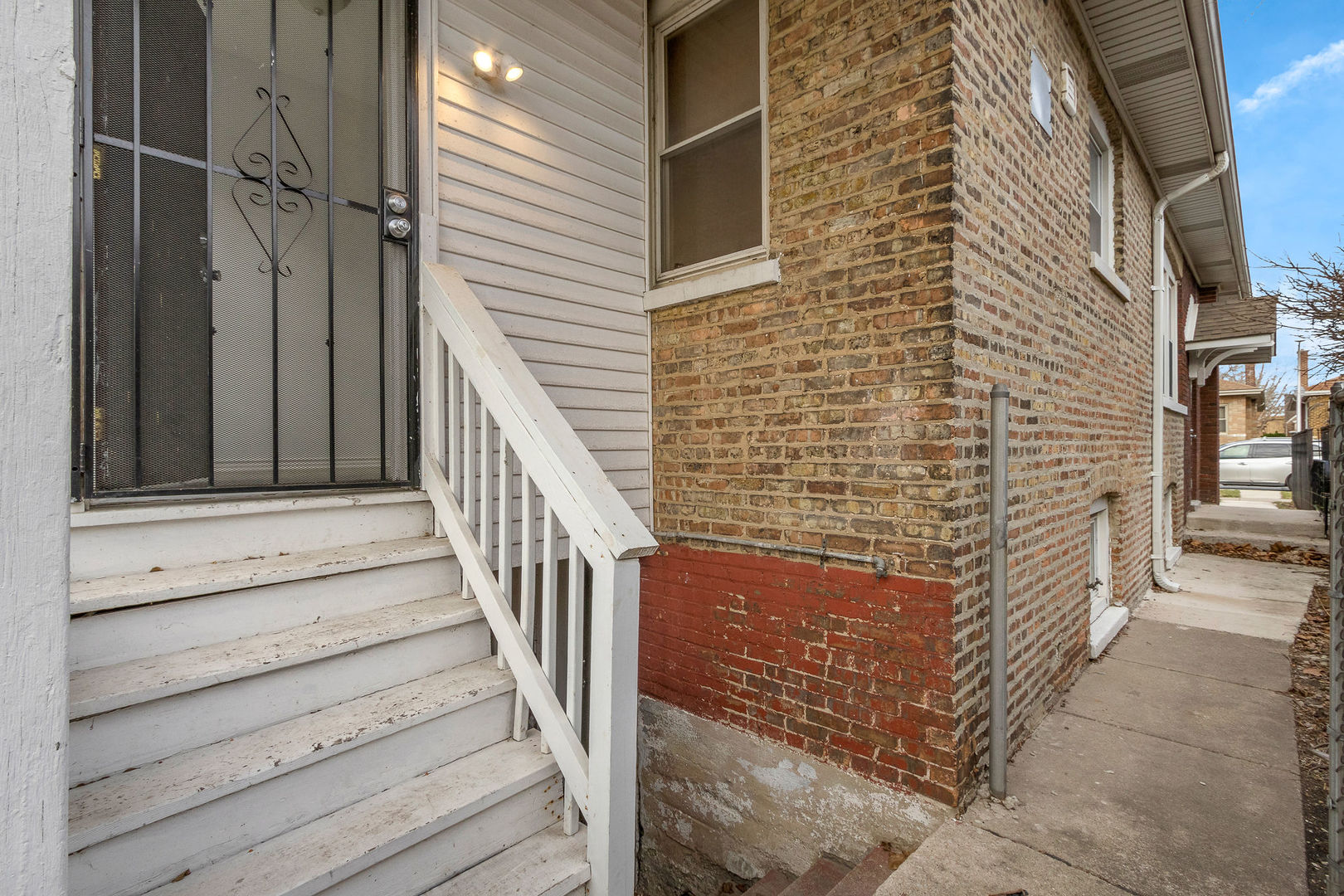 8406 S Oglesby Avenue Property Photo 9