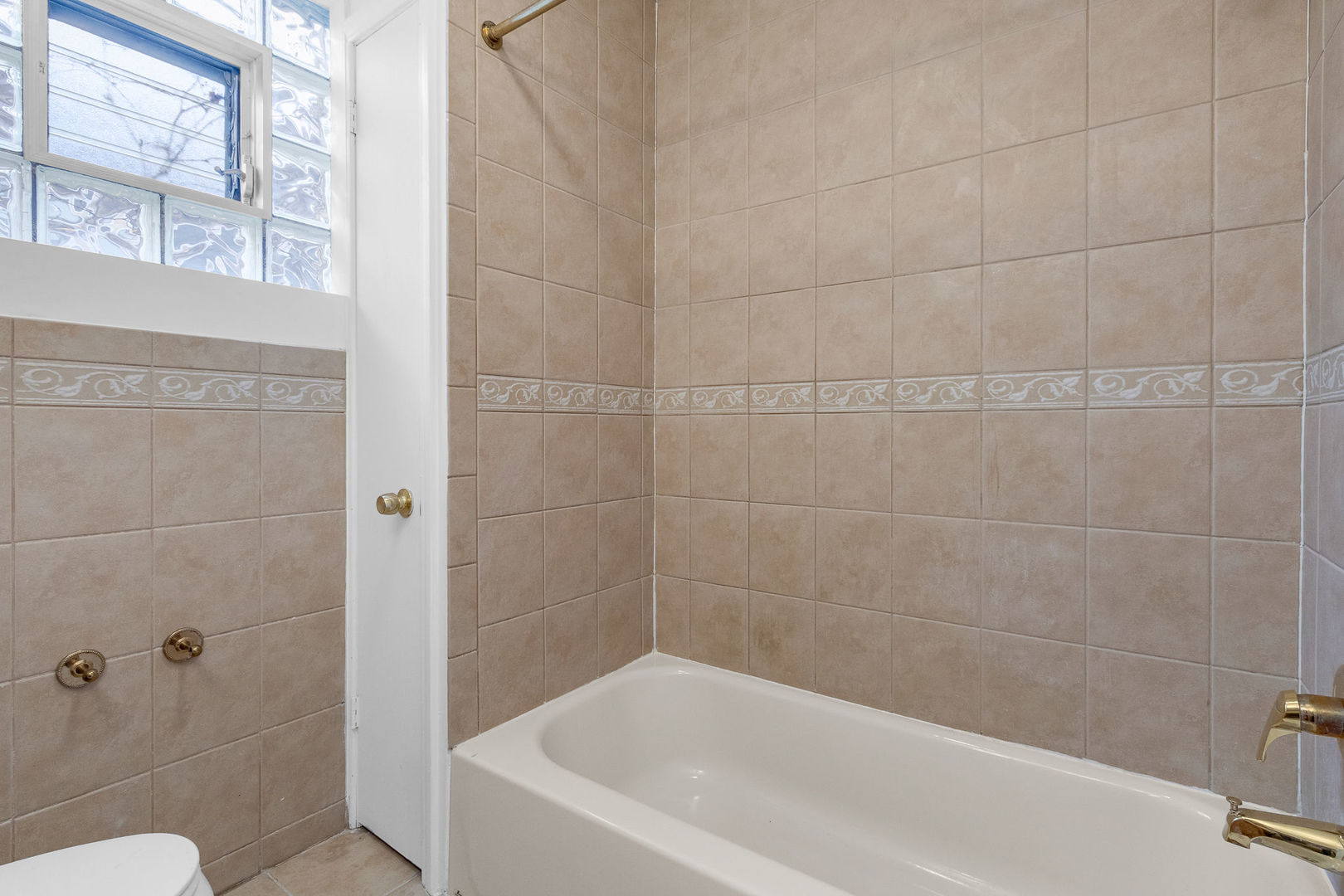 8406 S Oglesby Avenue Property Photo 23