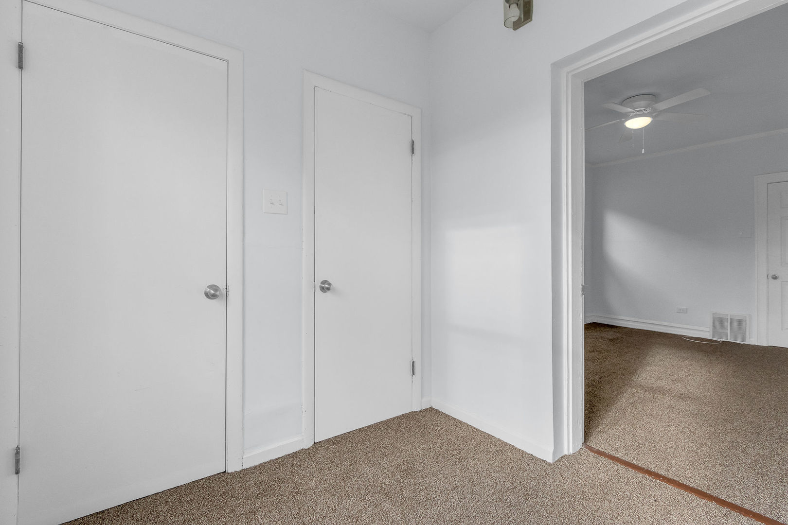 8406 S Oglesby Avenue Property Photo 29