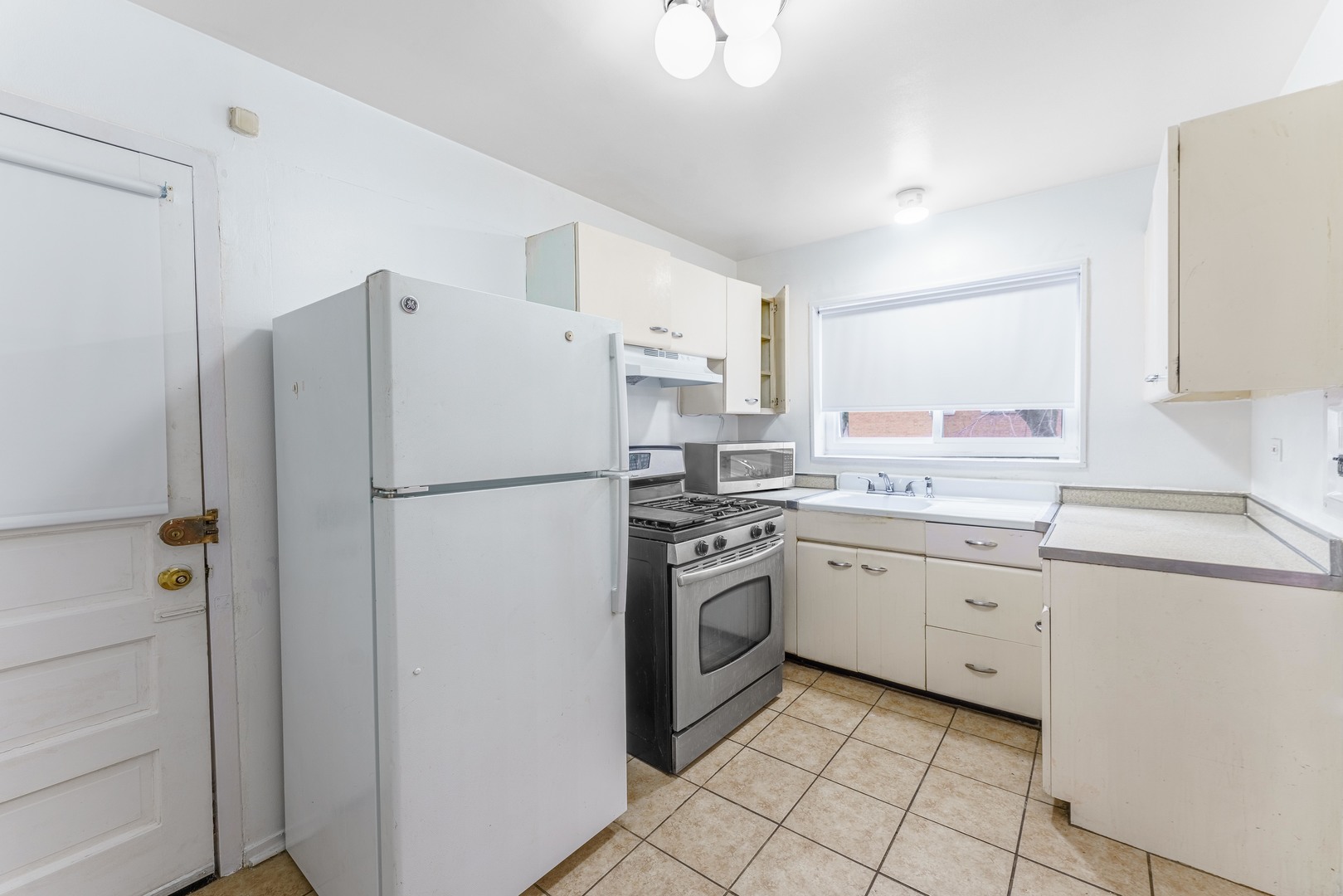 6035 N Damen Avenue 109 Property Photo 14
