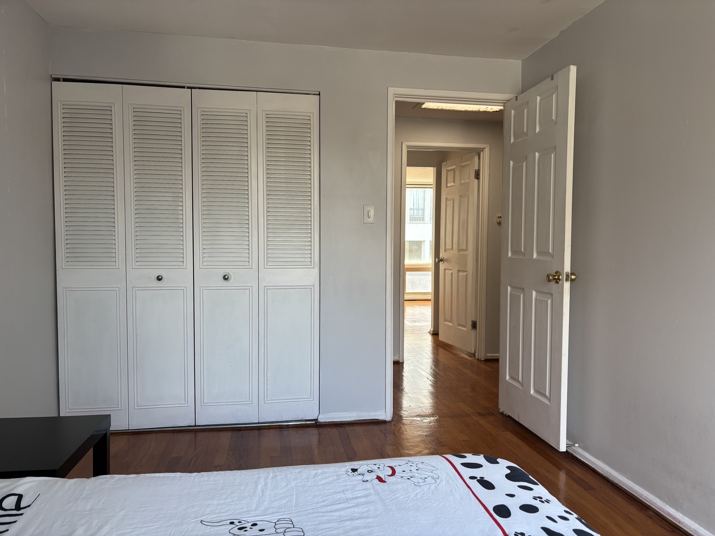 1428 E 55th Street Property Photo 4