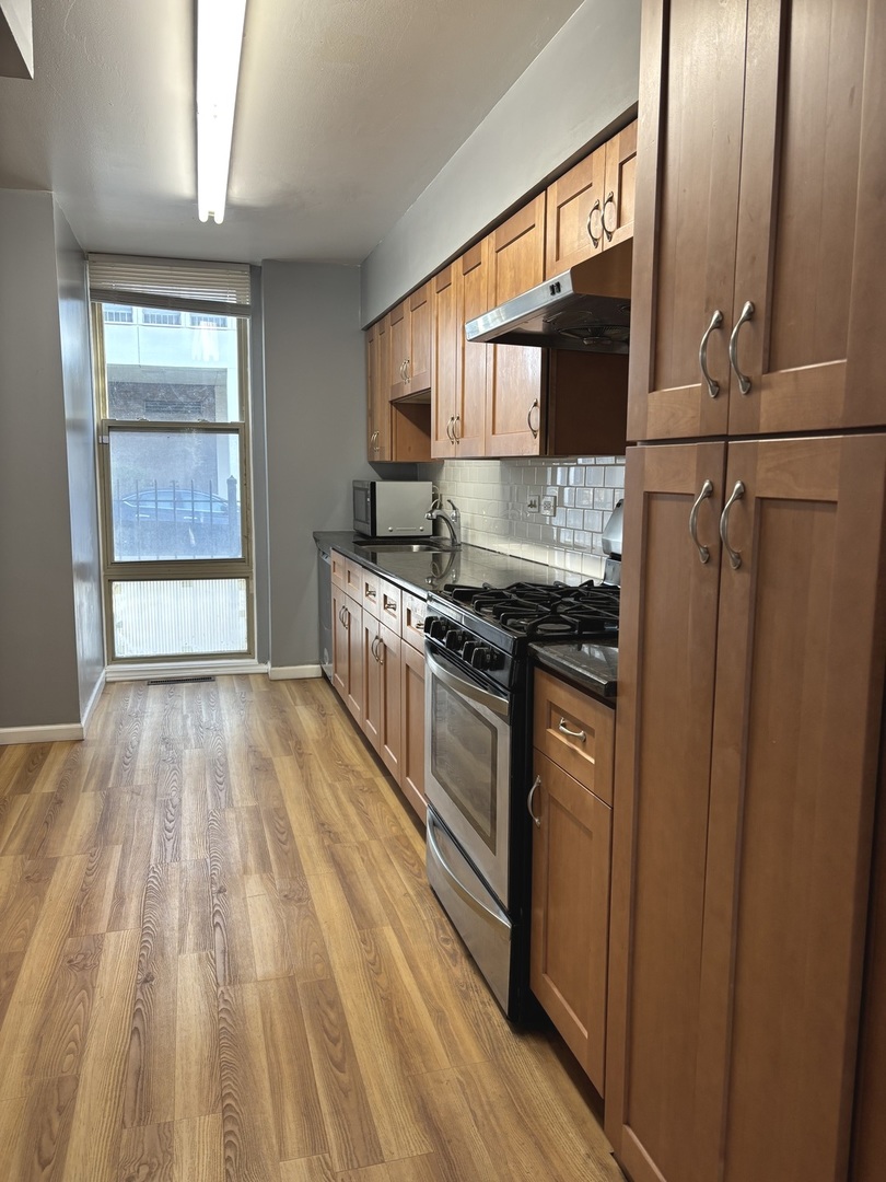 1428 E 55th Street Property Photo 18