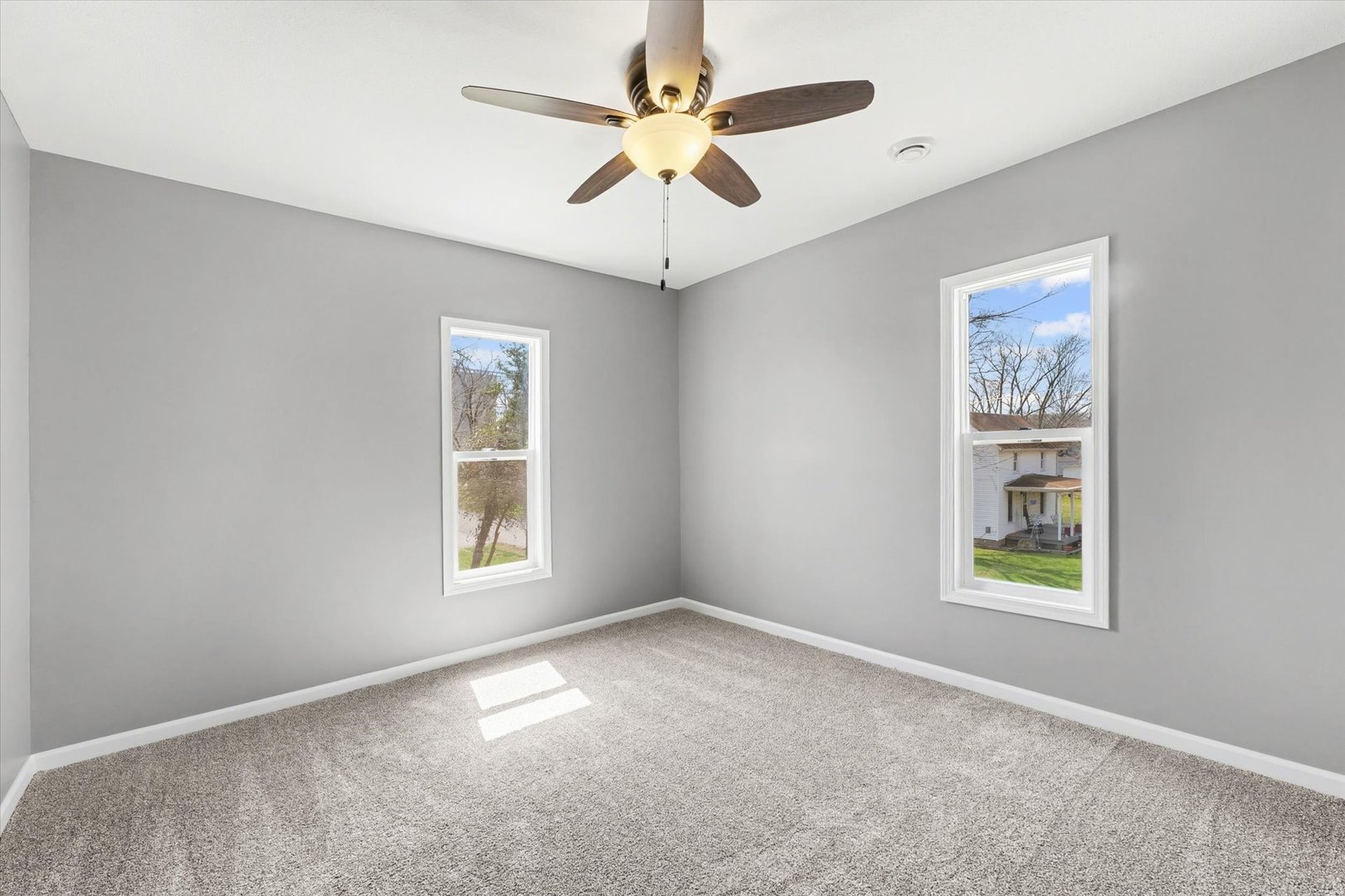 365 N Lincoln Street Property Photo 19