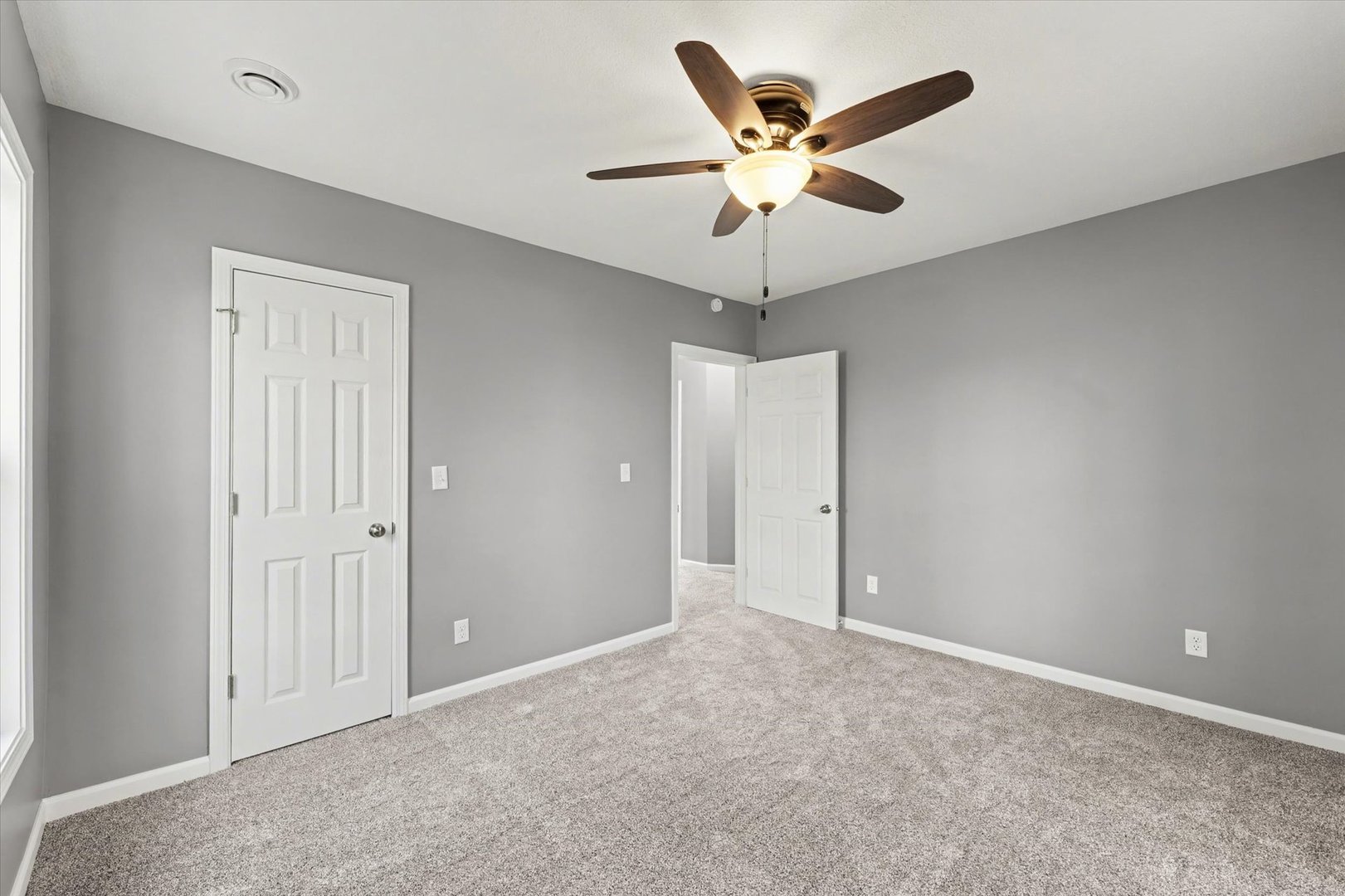 365 N Lincoln Street Property Photo 25