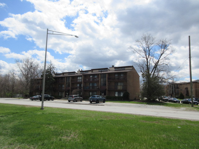 1867 Michigan City Road 3w Property Photo 3