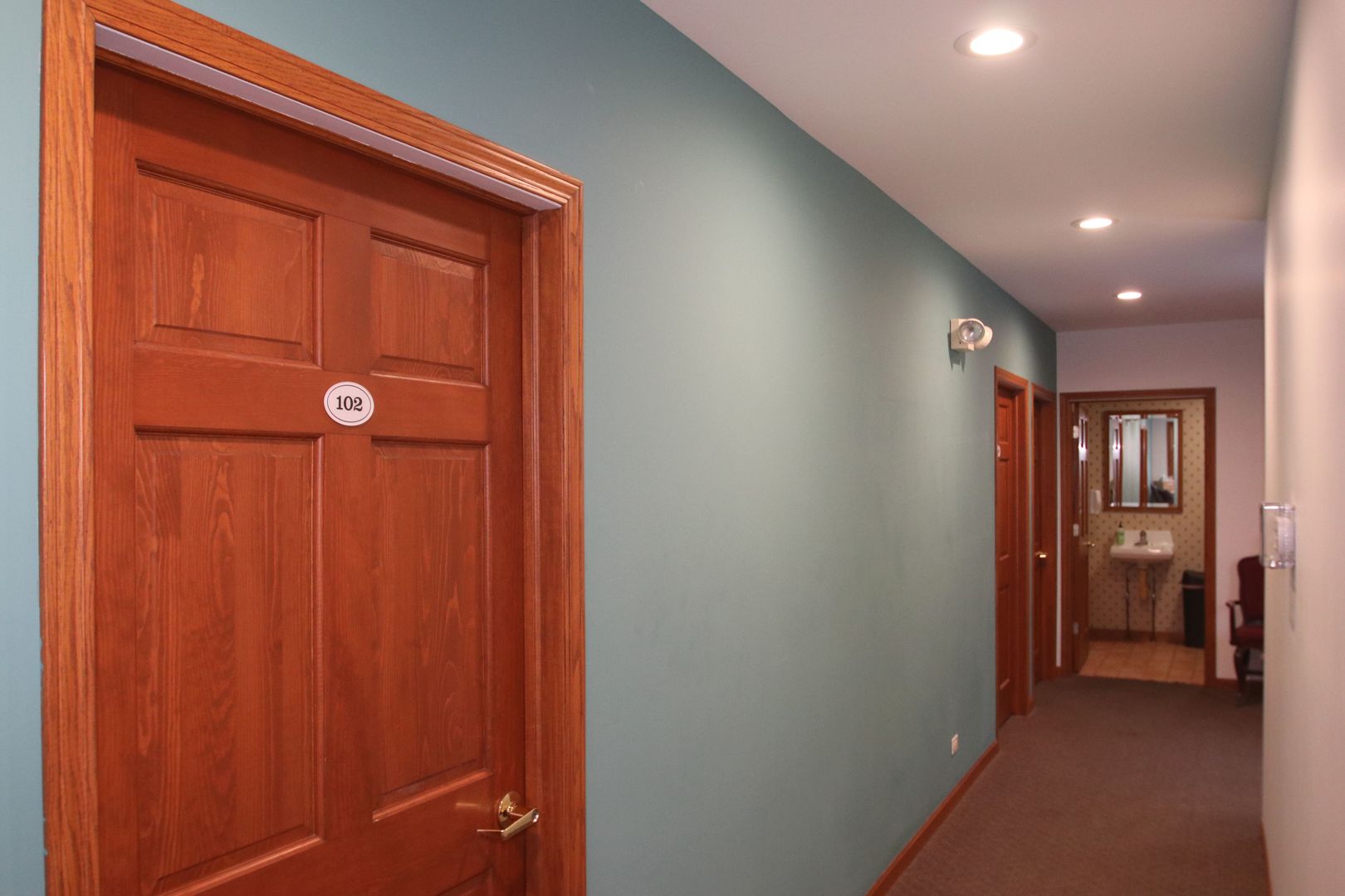 34 W Grand Avenue 102 Property Photo 4