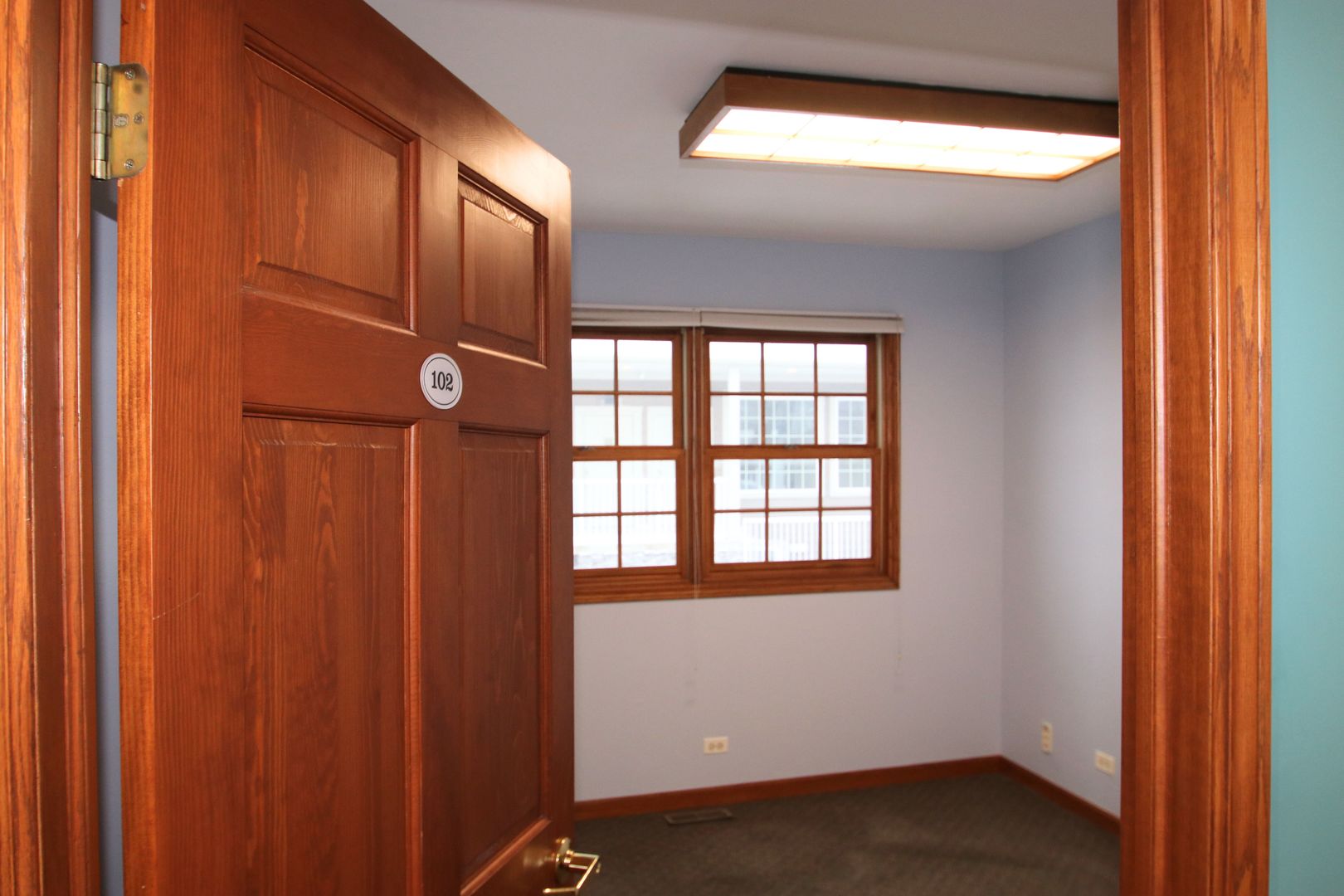 34 W Grand Avenue 102 Property Photo 5