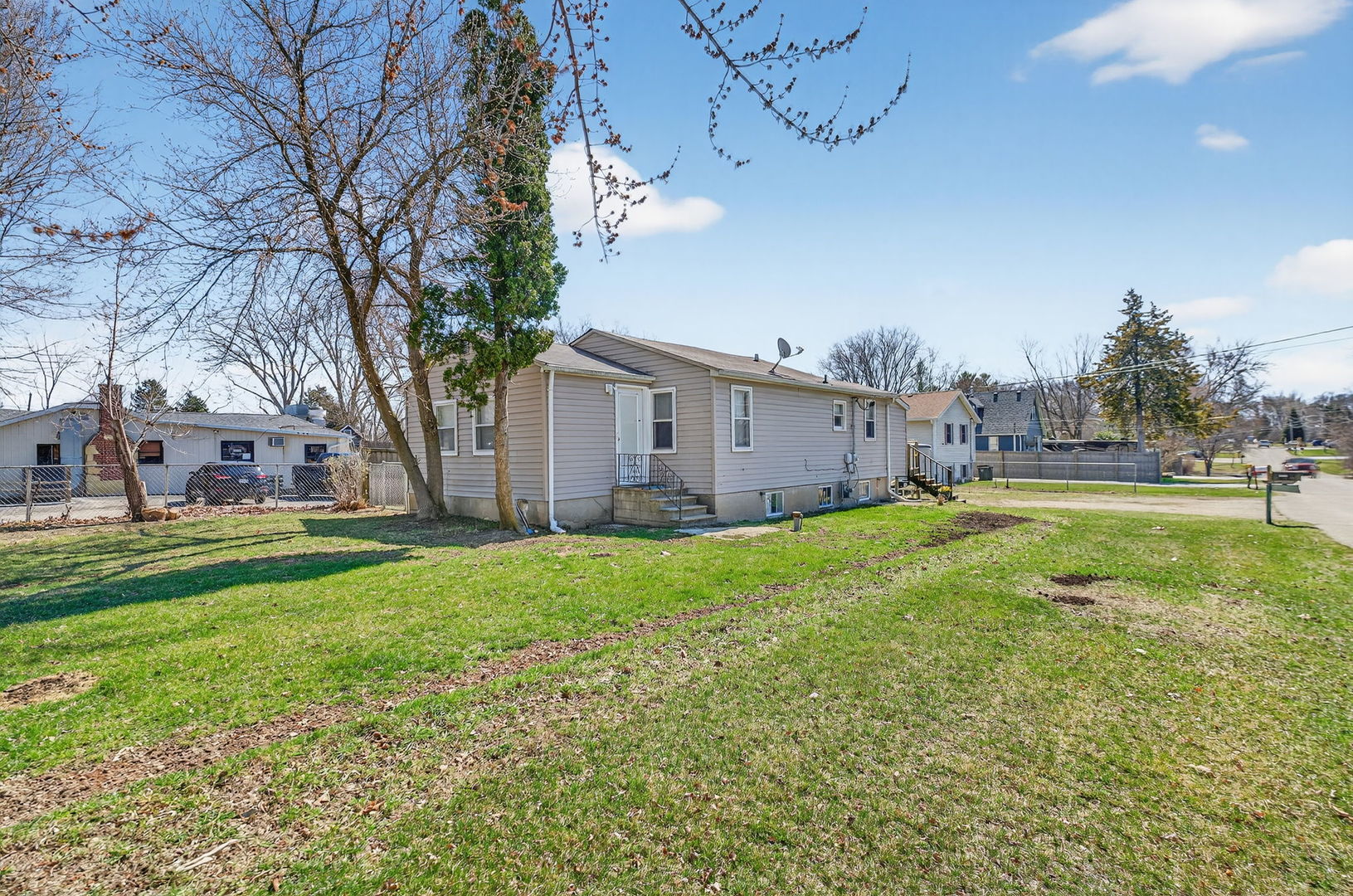 26203 W Grand Avenue Property Photo 1