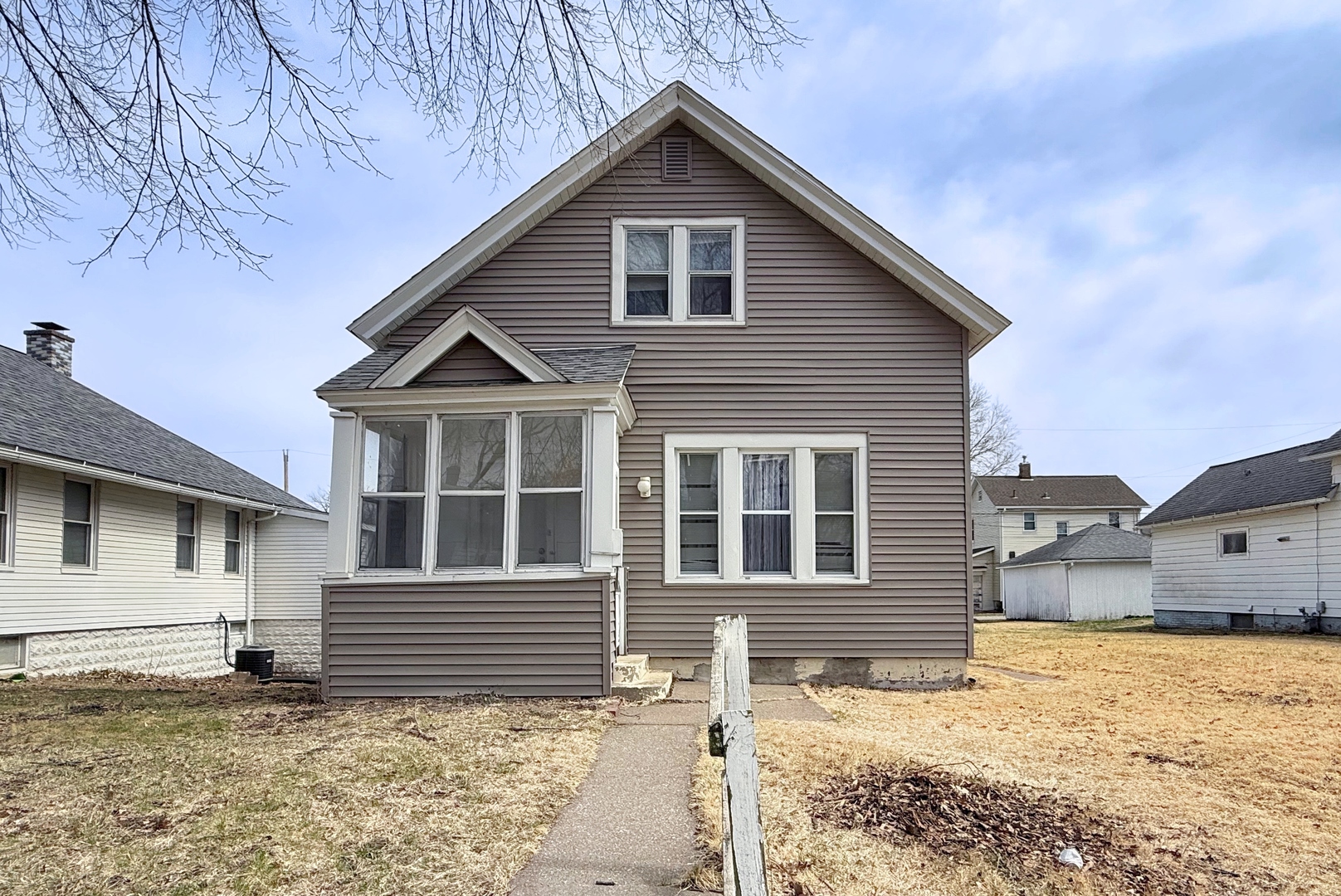 1125 37th Street Property Photo 1