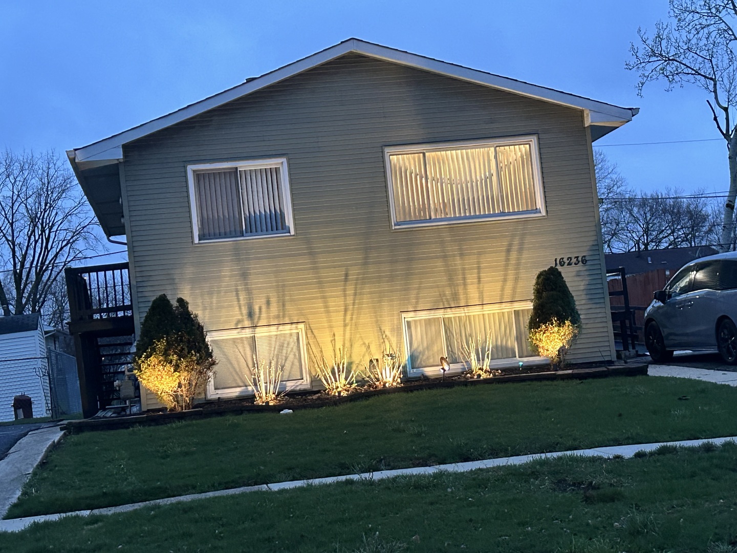 16236 S Lathrop Avenue Property Photo 3