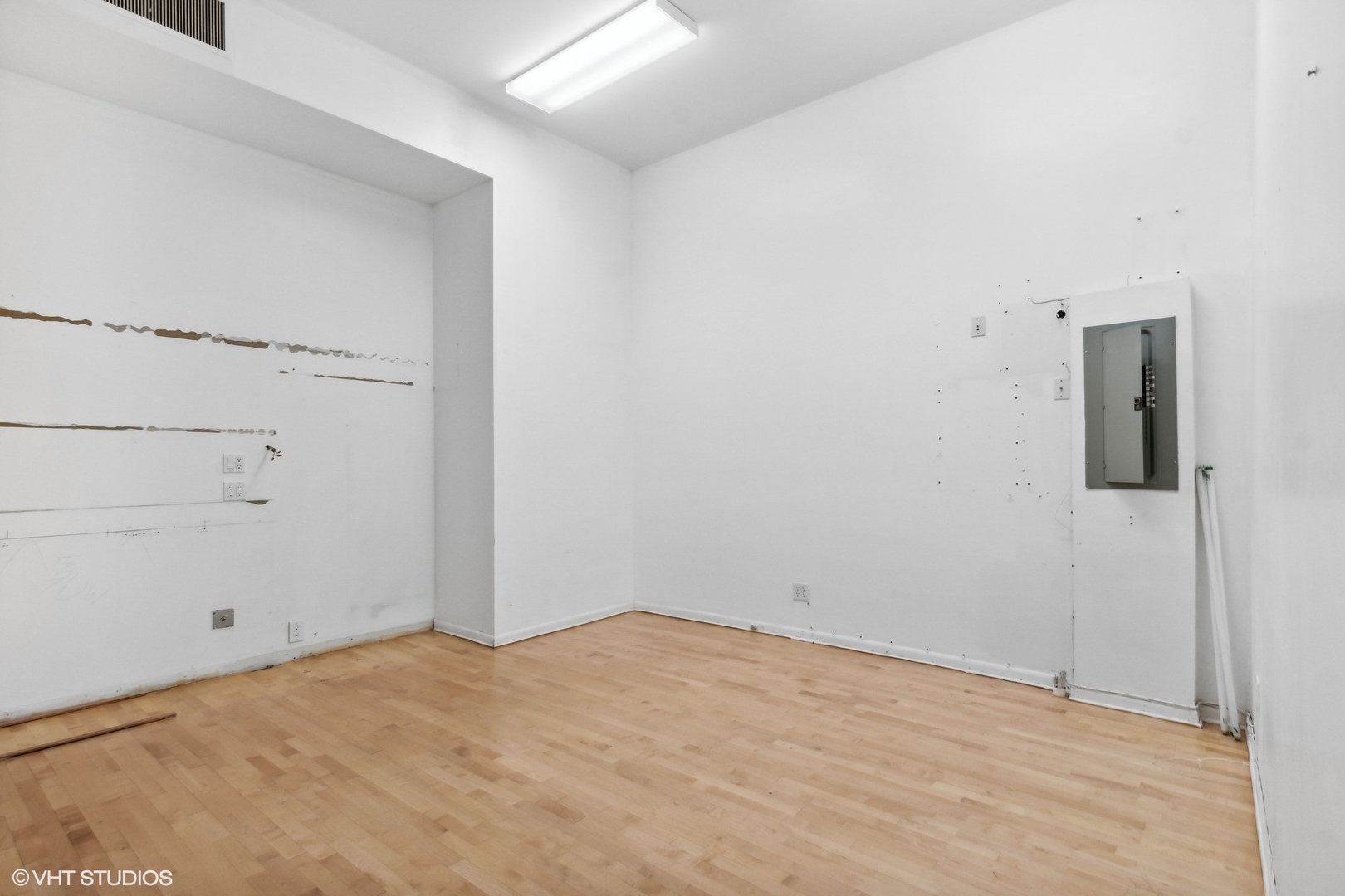 1547 N Larrabee Street Property Photo 6