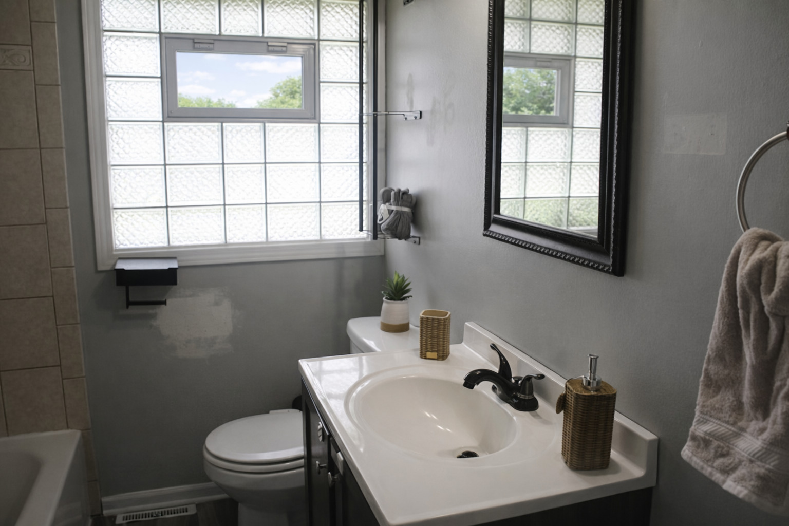 4627 Custer Avenue Property Photo 10