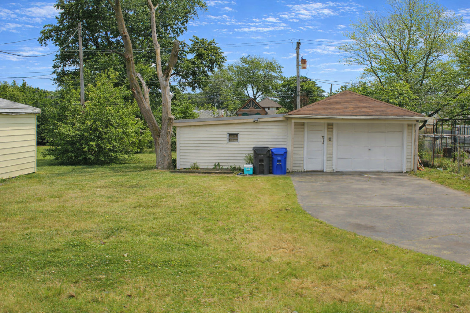 4627 Custer Avenue Property Photo 13
