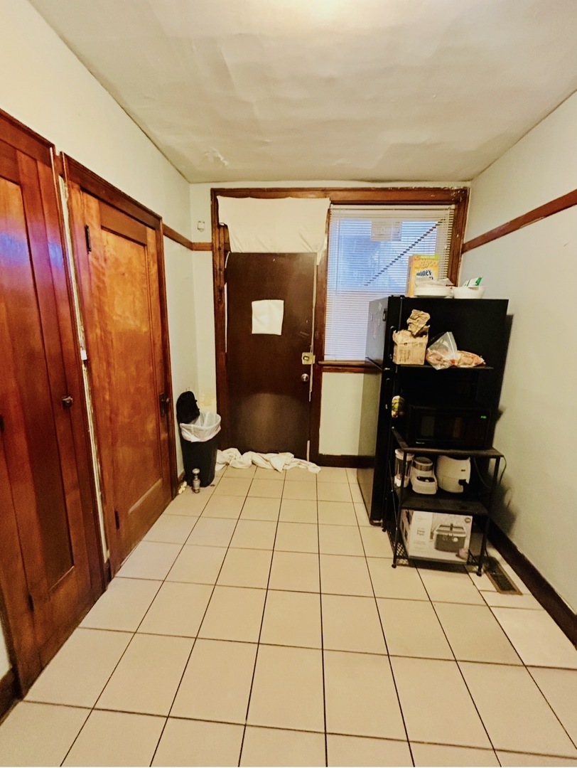 7356 S Eberhart Avenue Property Photo 7