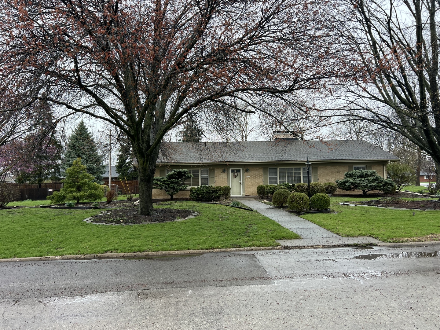 2118 Eastgate Place Property Photo 1