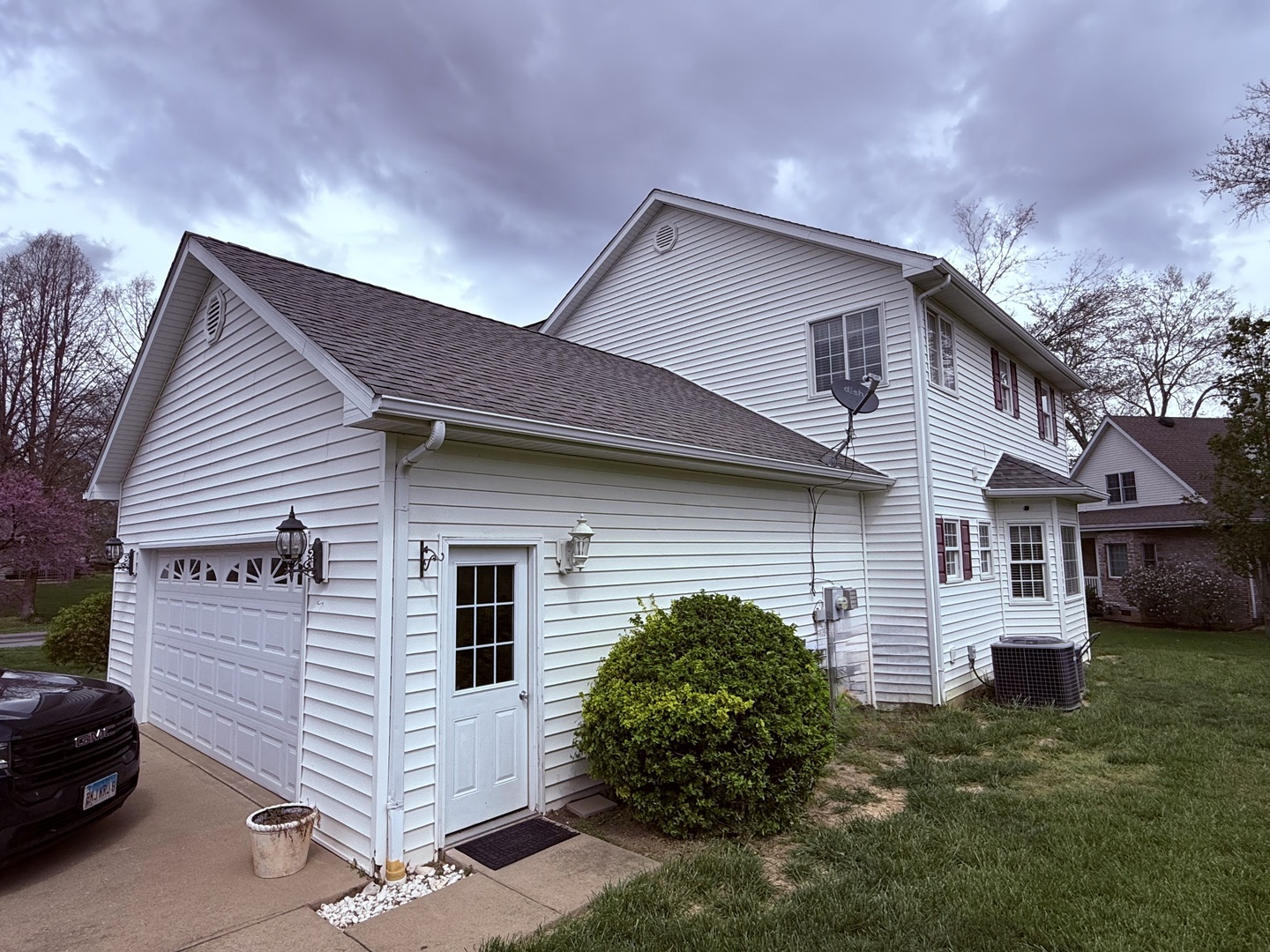 312 Cherokee Drive Property Photo 5