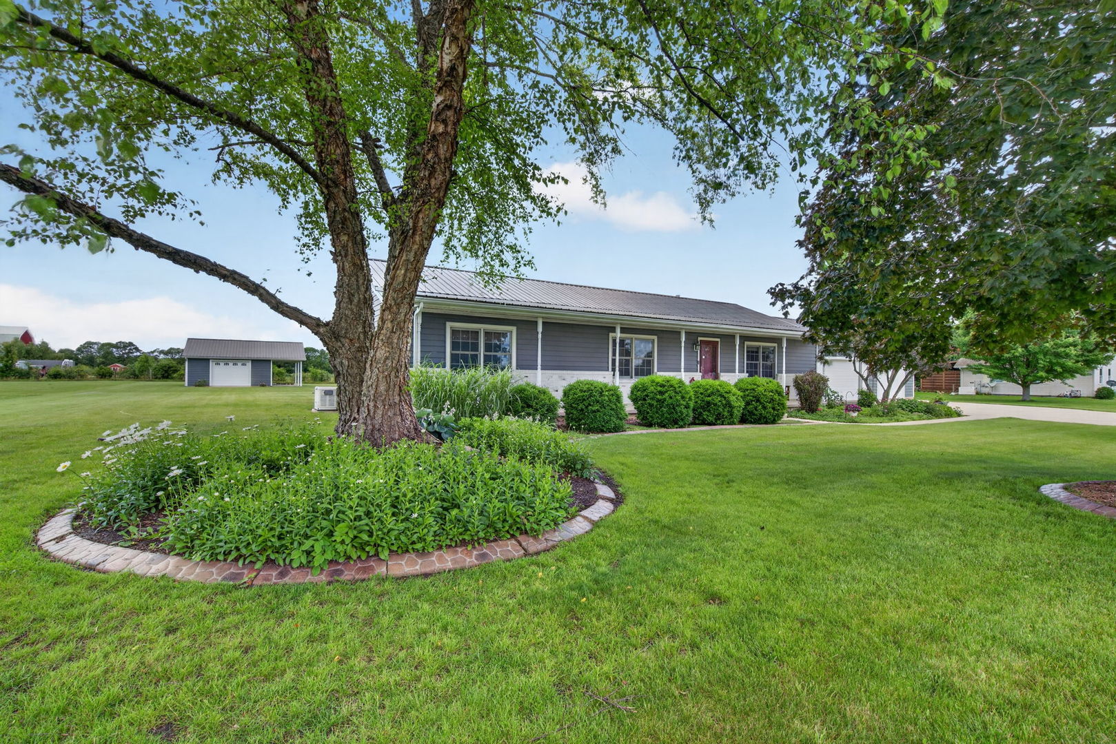 3365 N School Drive Property Photo 2