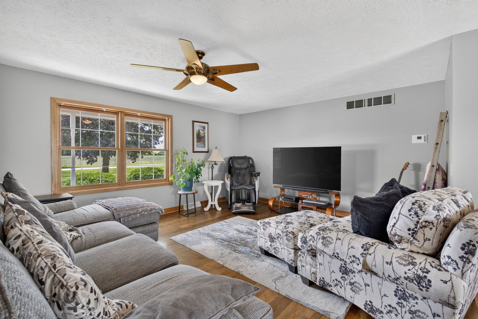 3365 N School Drive Property Photo 8