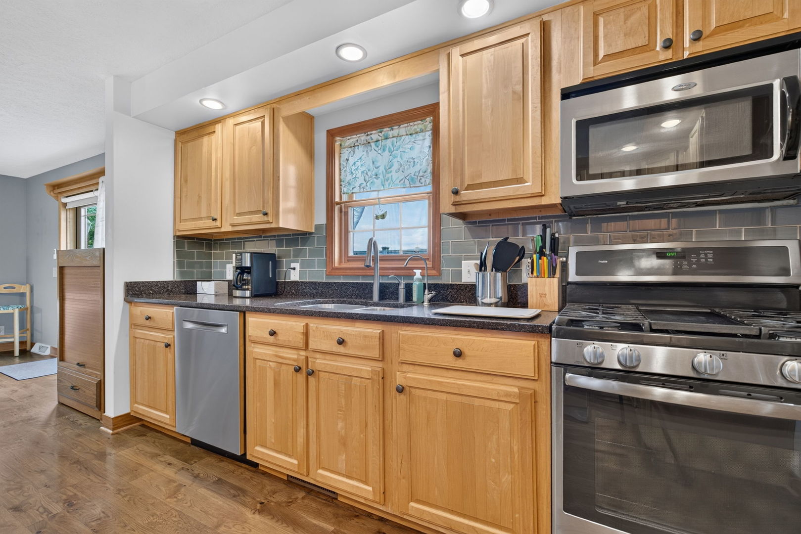 3365 N School Drive Property Photo 13