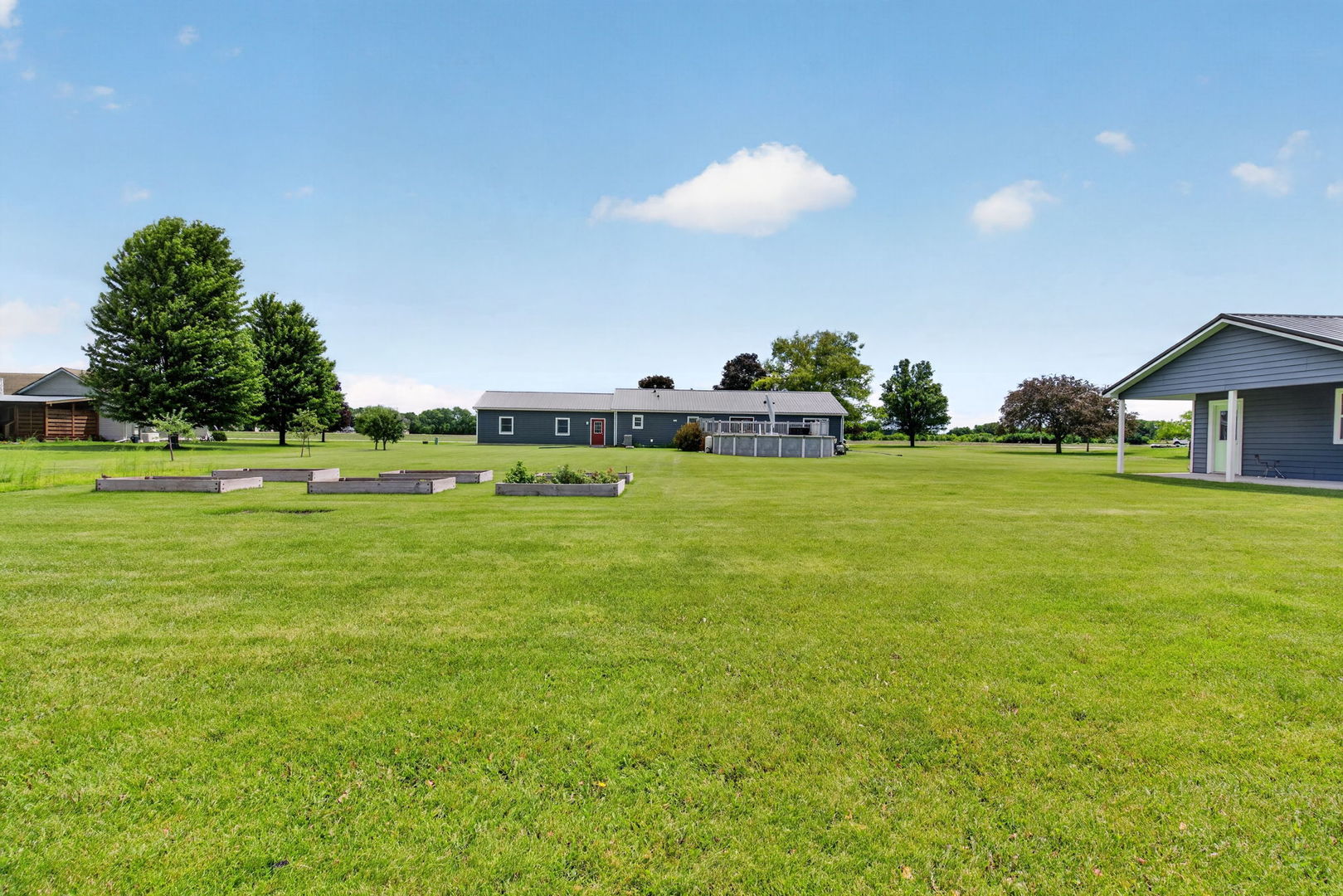 3365 N School Drive Property Photo 43