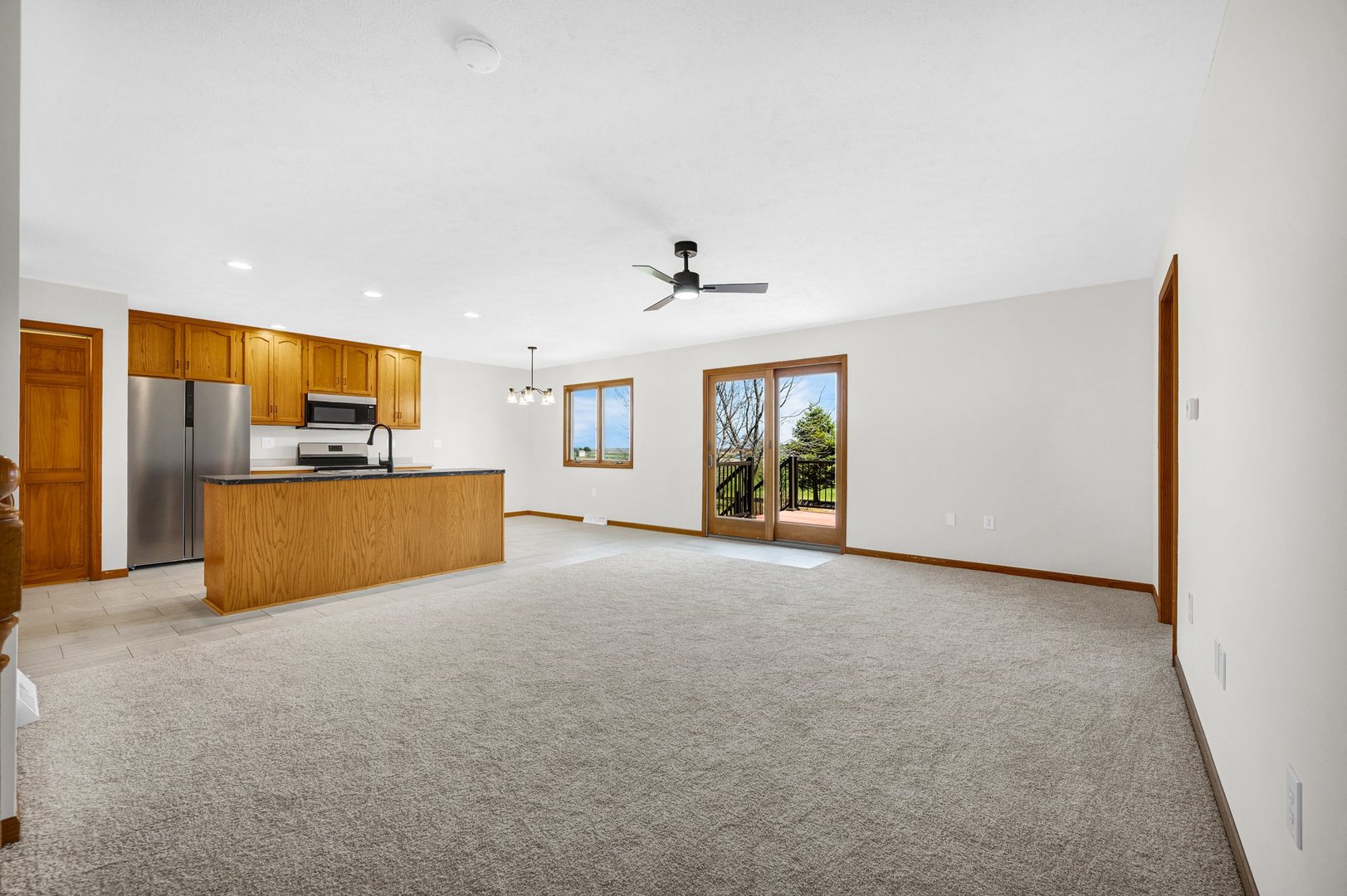 109 E Lake Court B Property Photo 4
