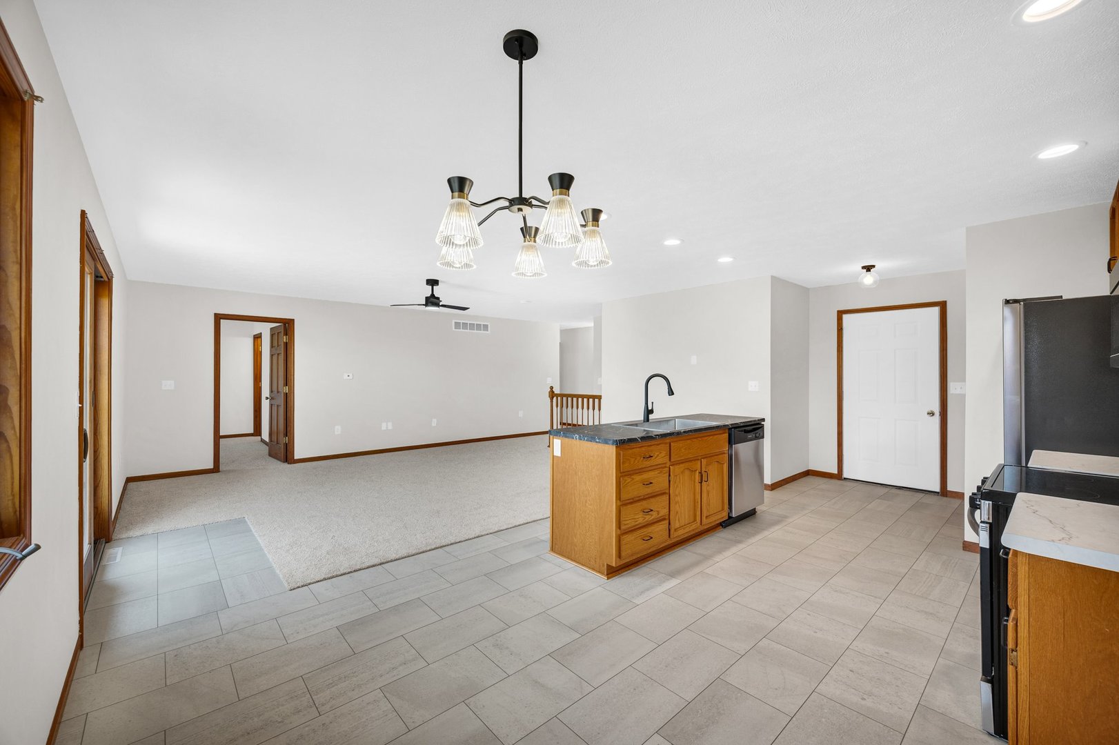 109 E Lake Court B Property Photo 10