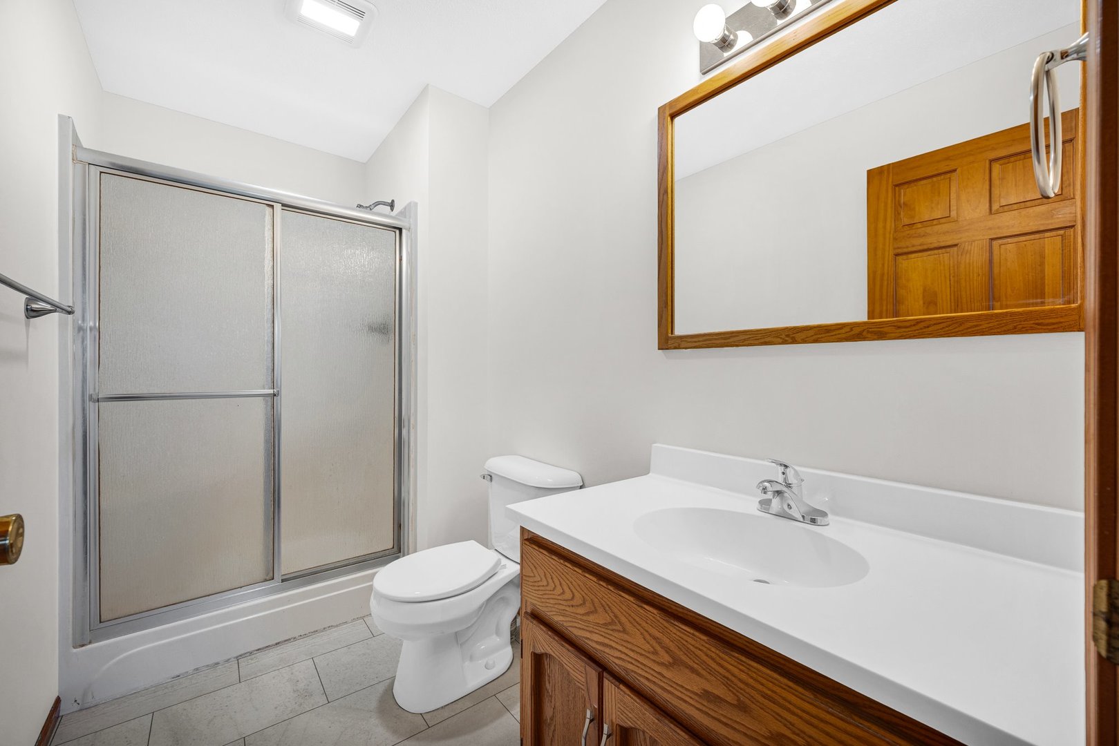 109 E Lake Court B Property Photo 15